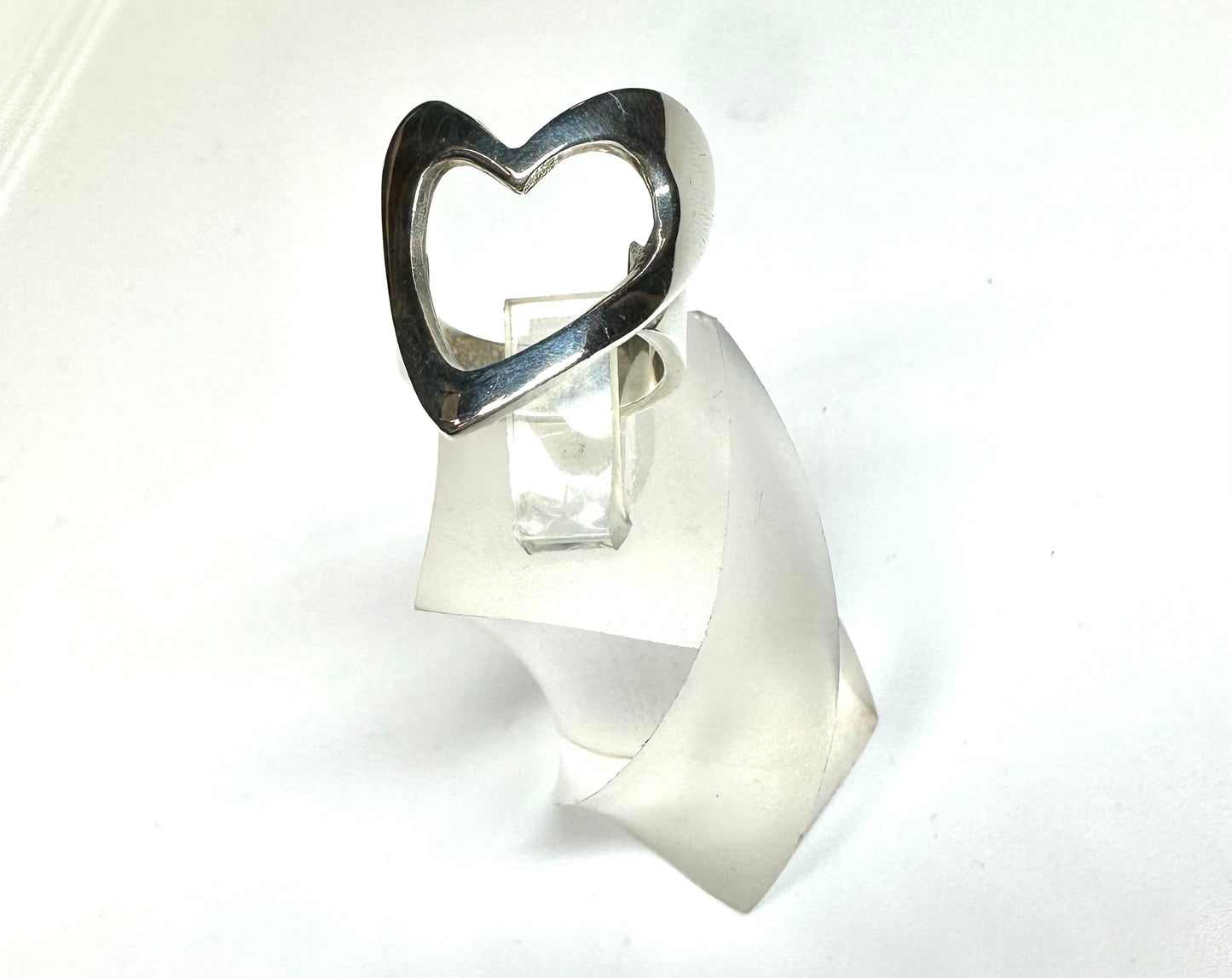 Open heart ring
