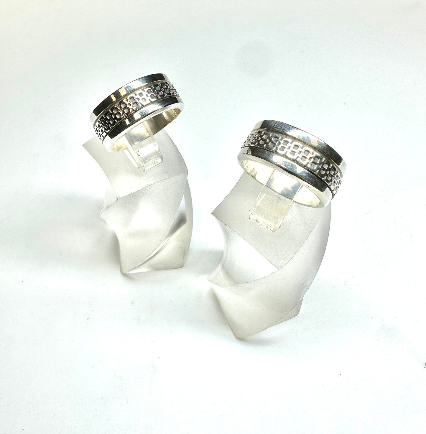 Fidget square design ring