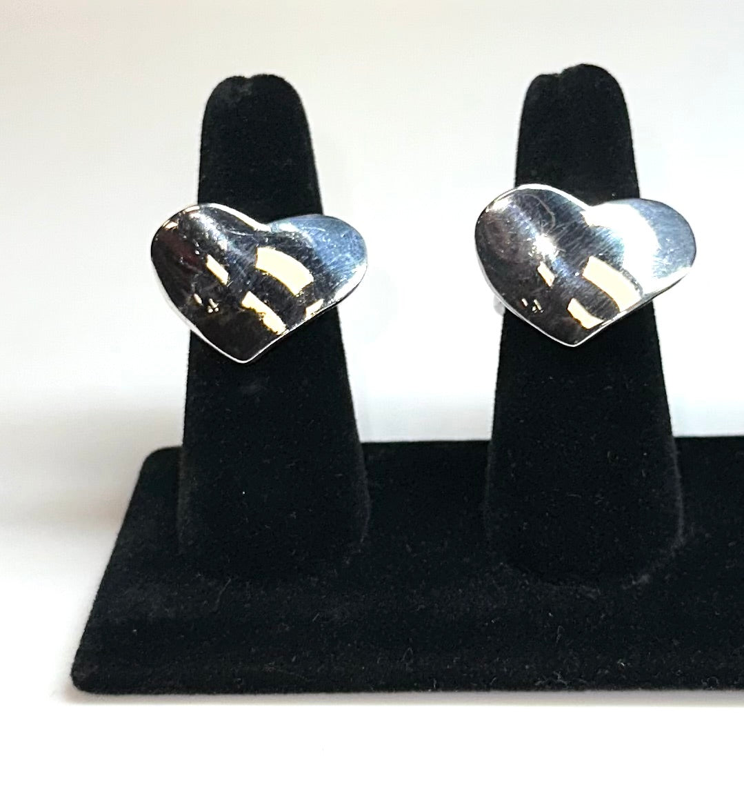 Twisted heart ring