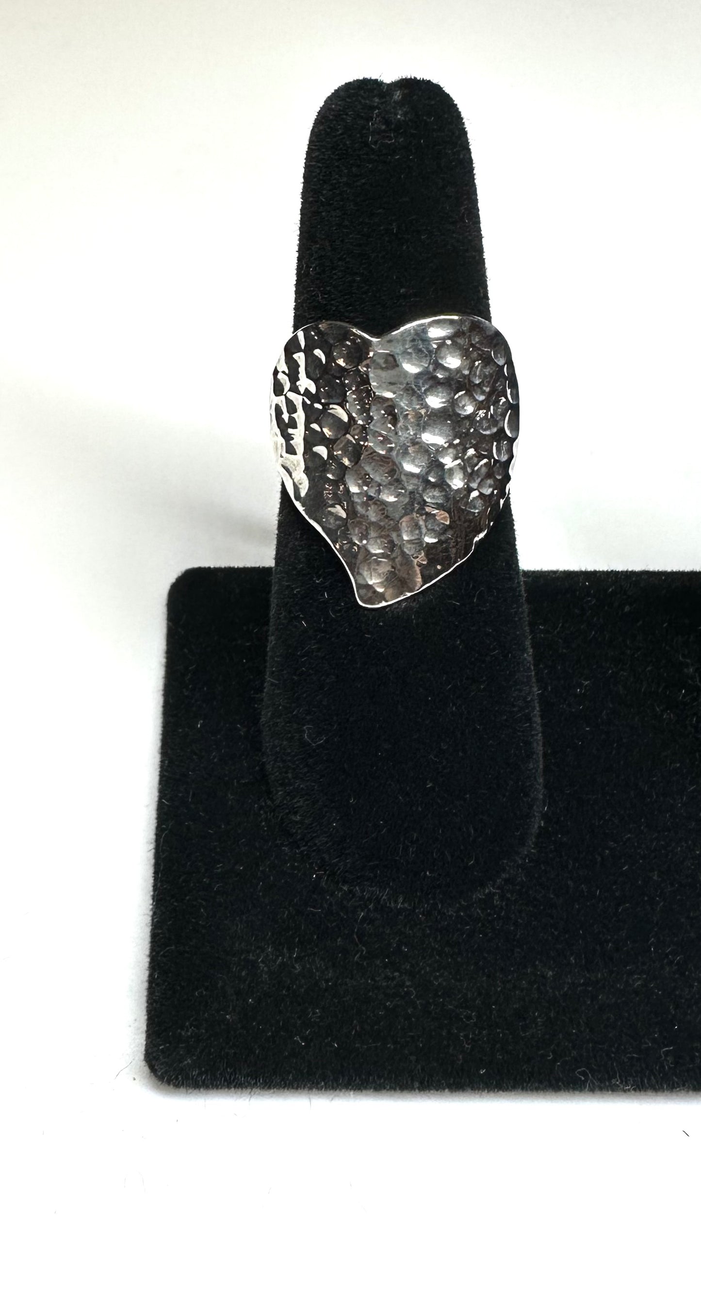 Pounded heart shape ring