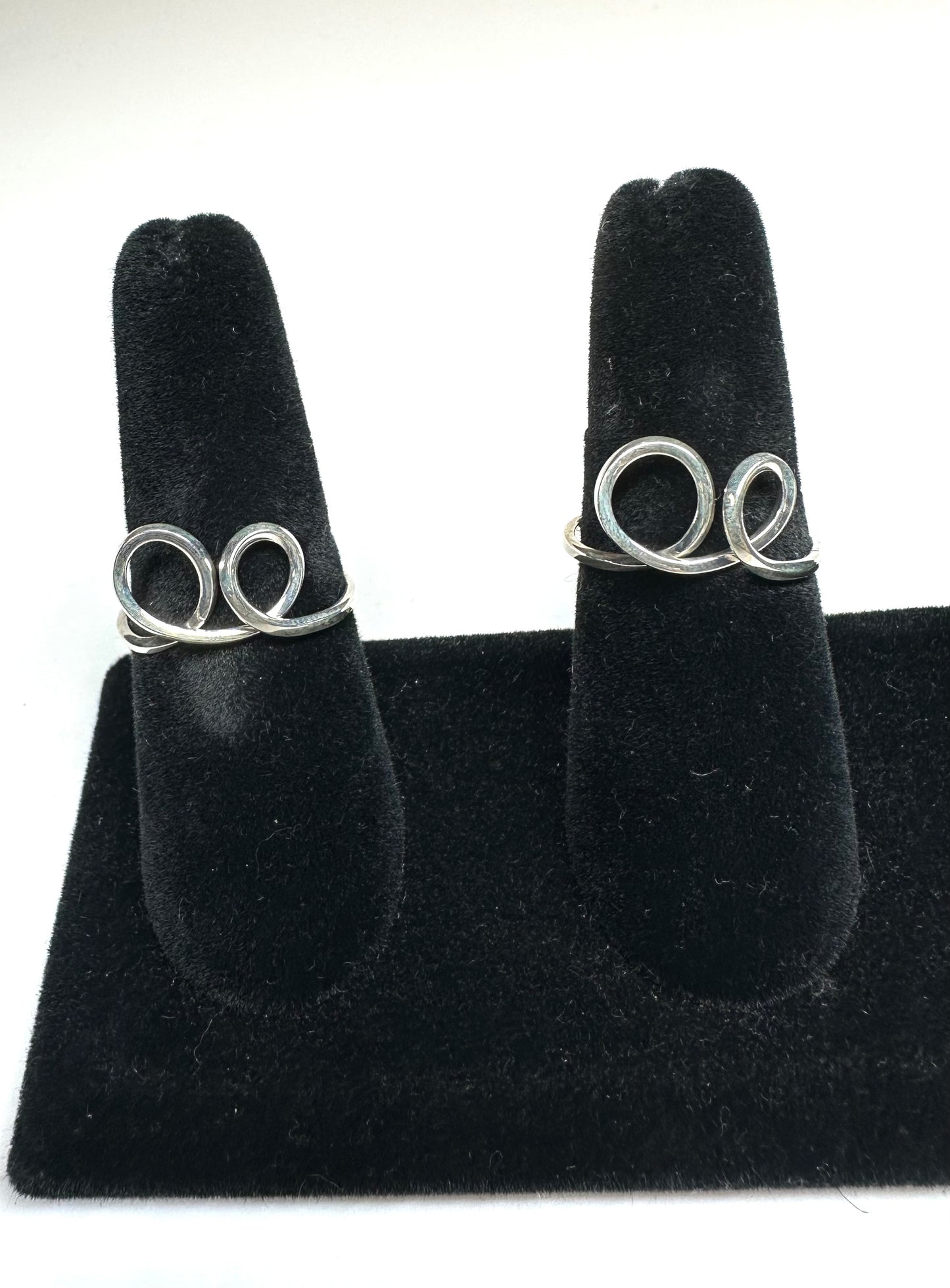 Loopty loop ring