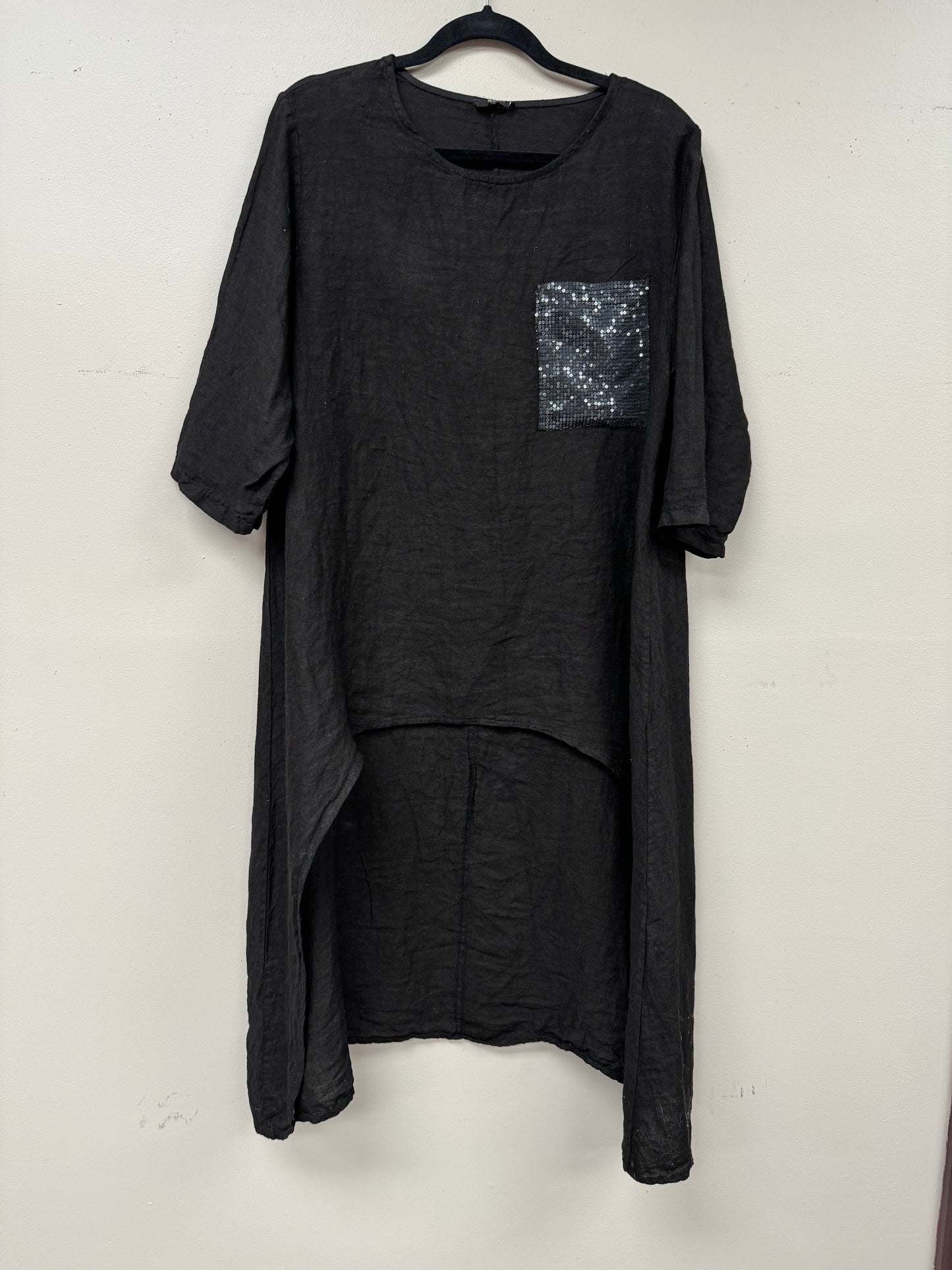 Italian linen Hi- low blouse with sequence pocket.