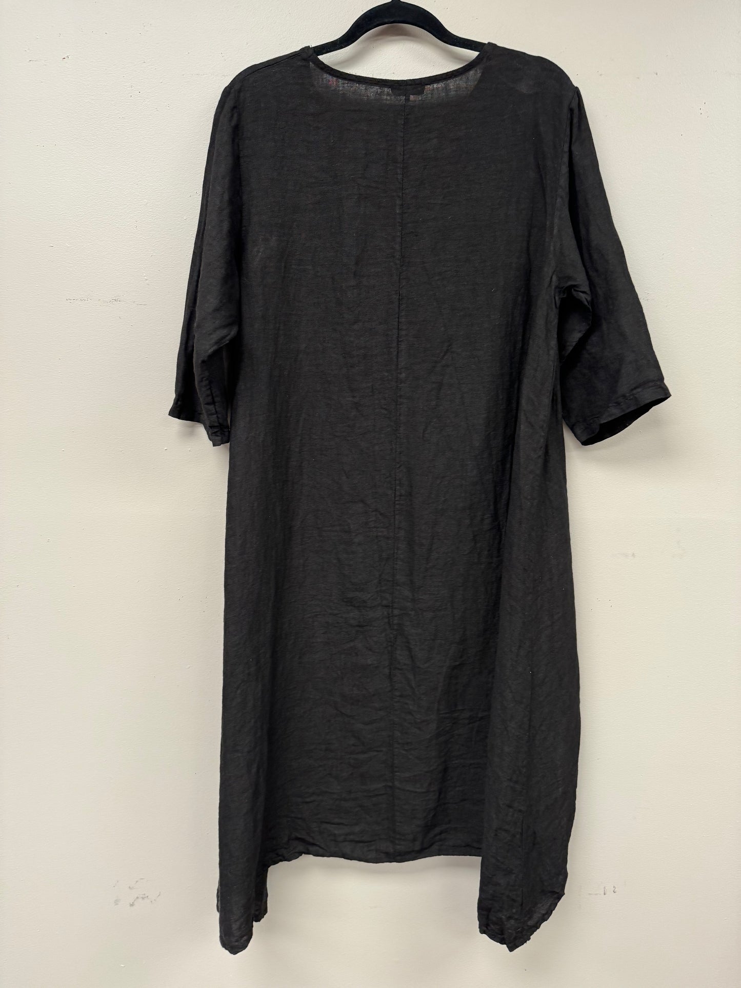 Italian linen Hi- low blouse with sequence pocket.