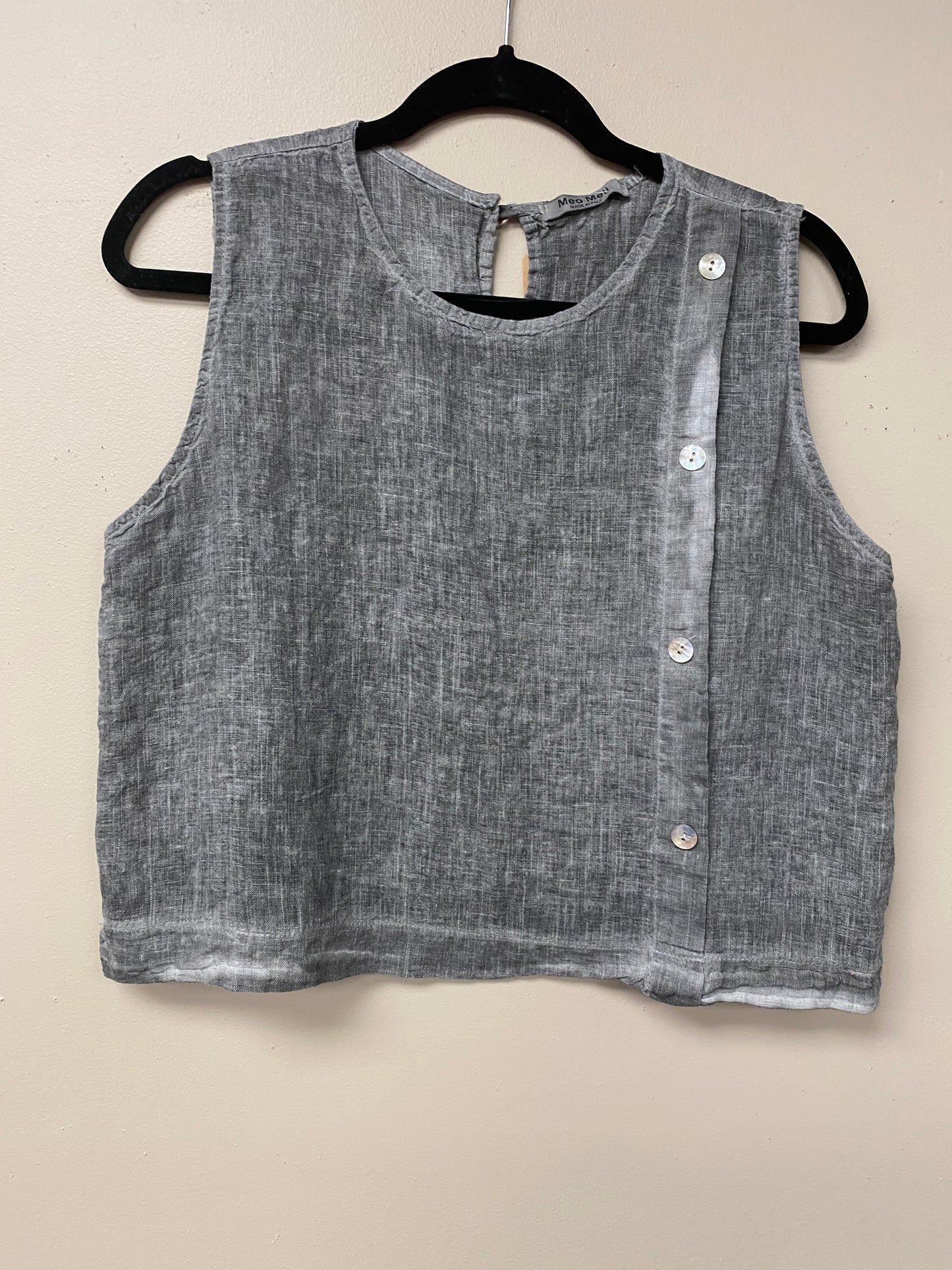 Italian linen short sleeve button top.