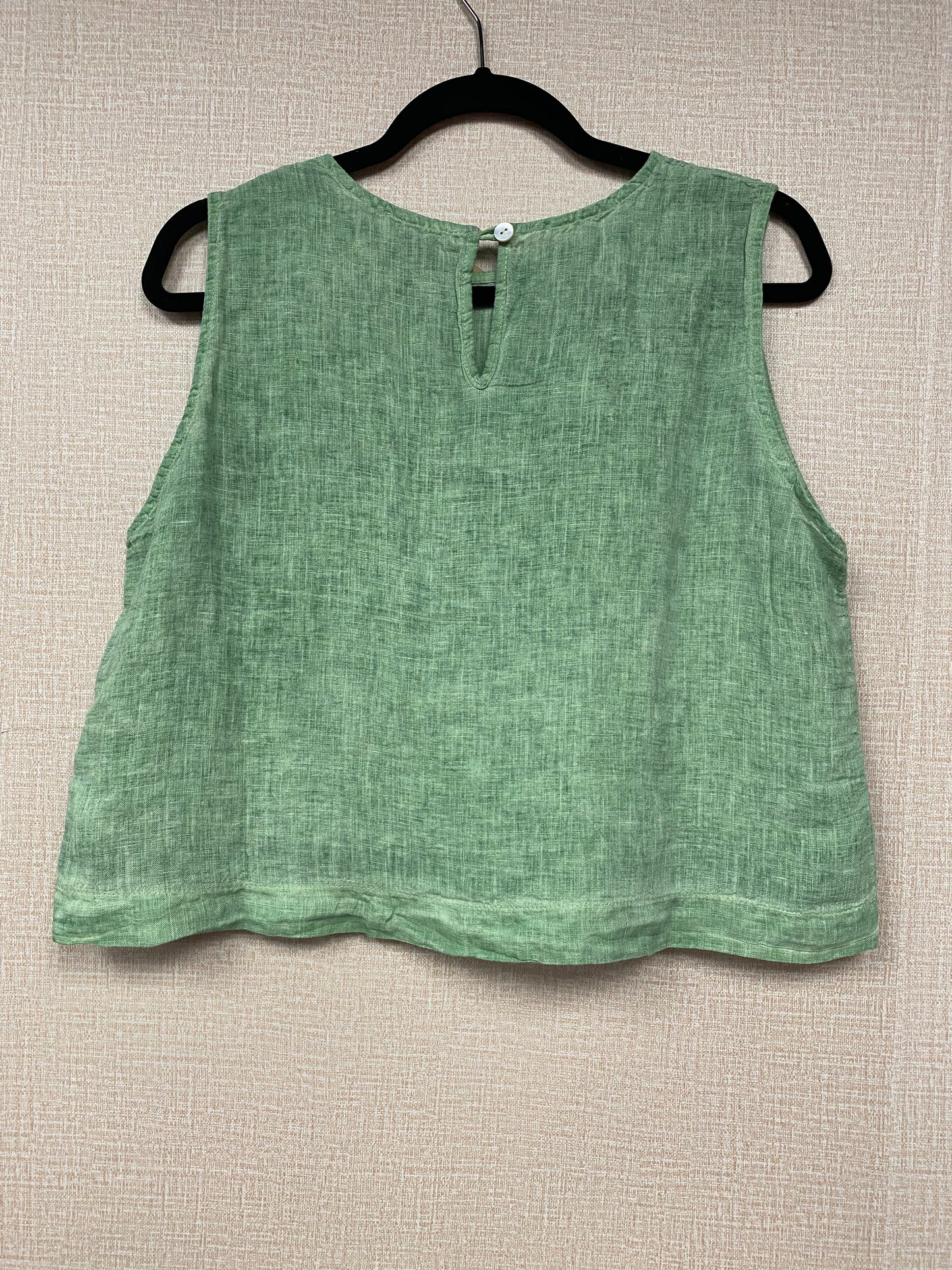 Italian linen short sleeve button top.