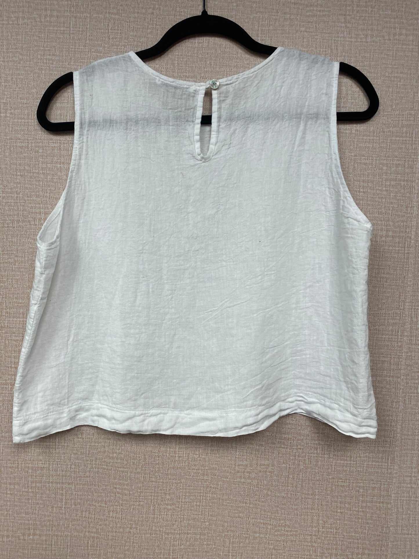 Italian linen short sleeve button top.