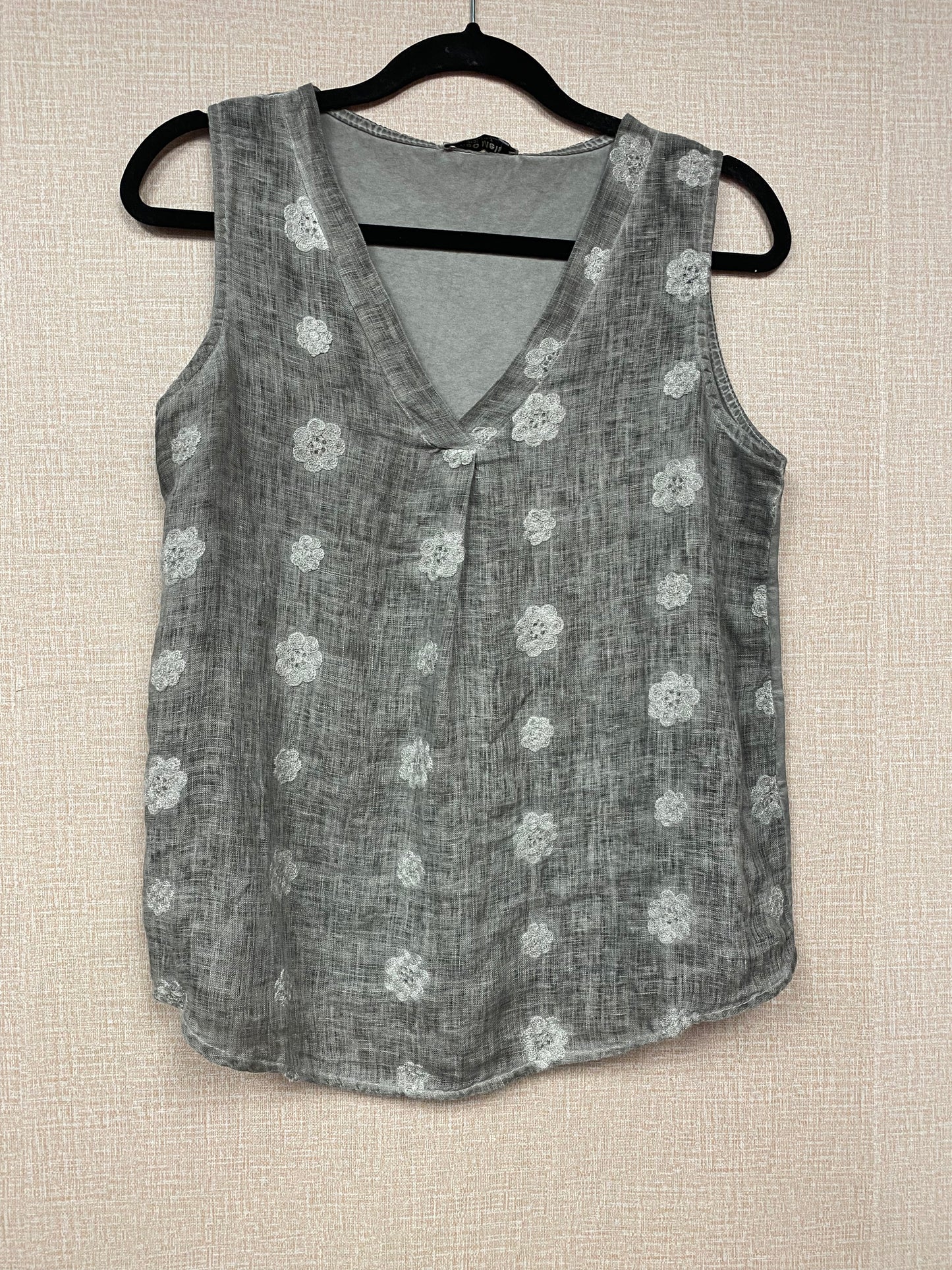 Linen Italian flower embroided top.