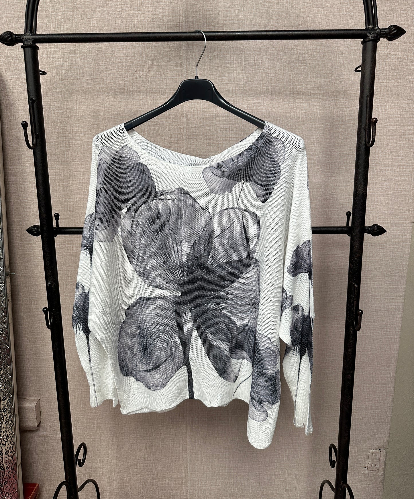 Italian printed sweater.