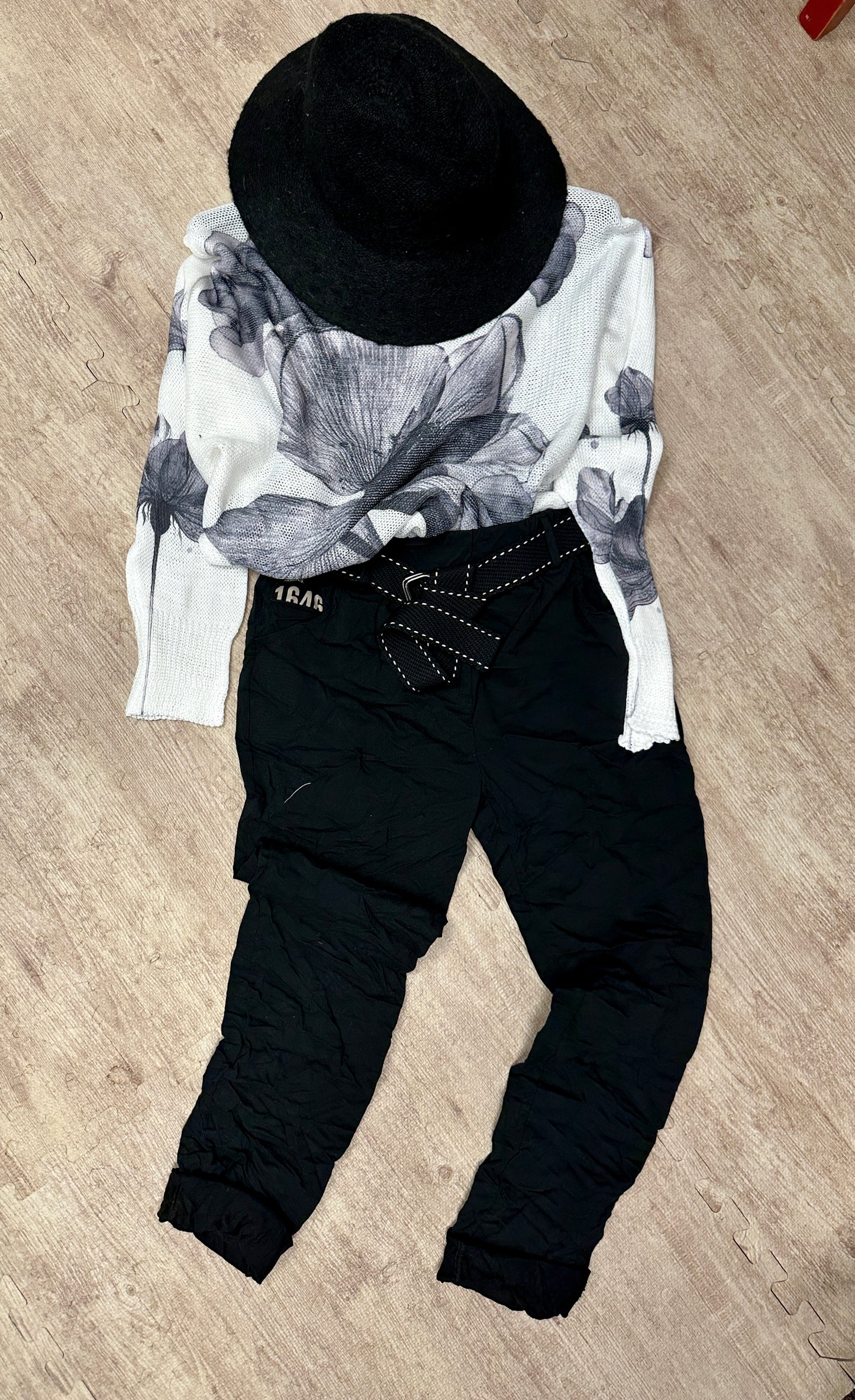 Italian printed sweater.