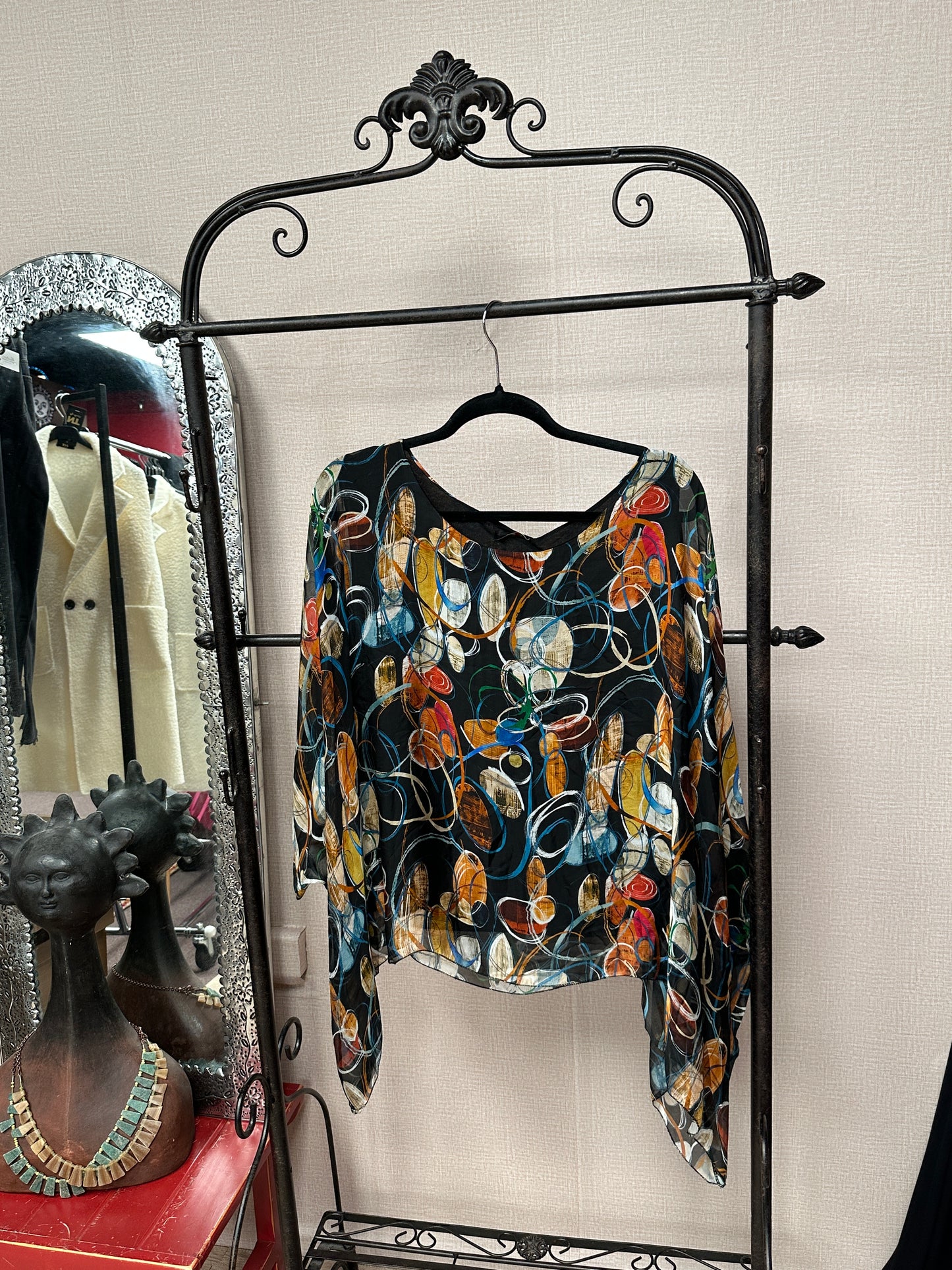 Italian circles print caftan top.