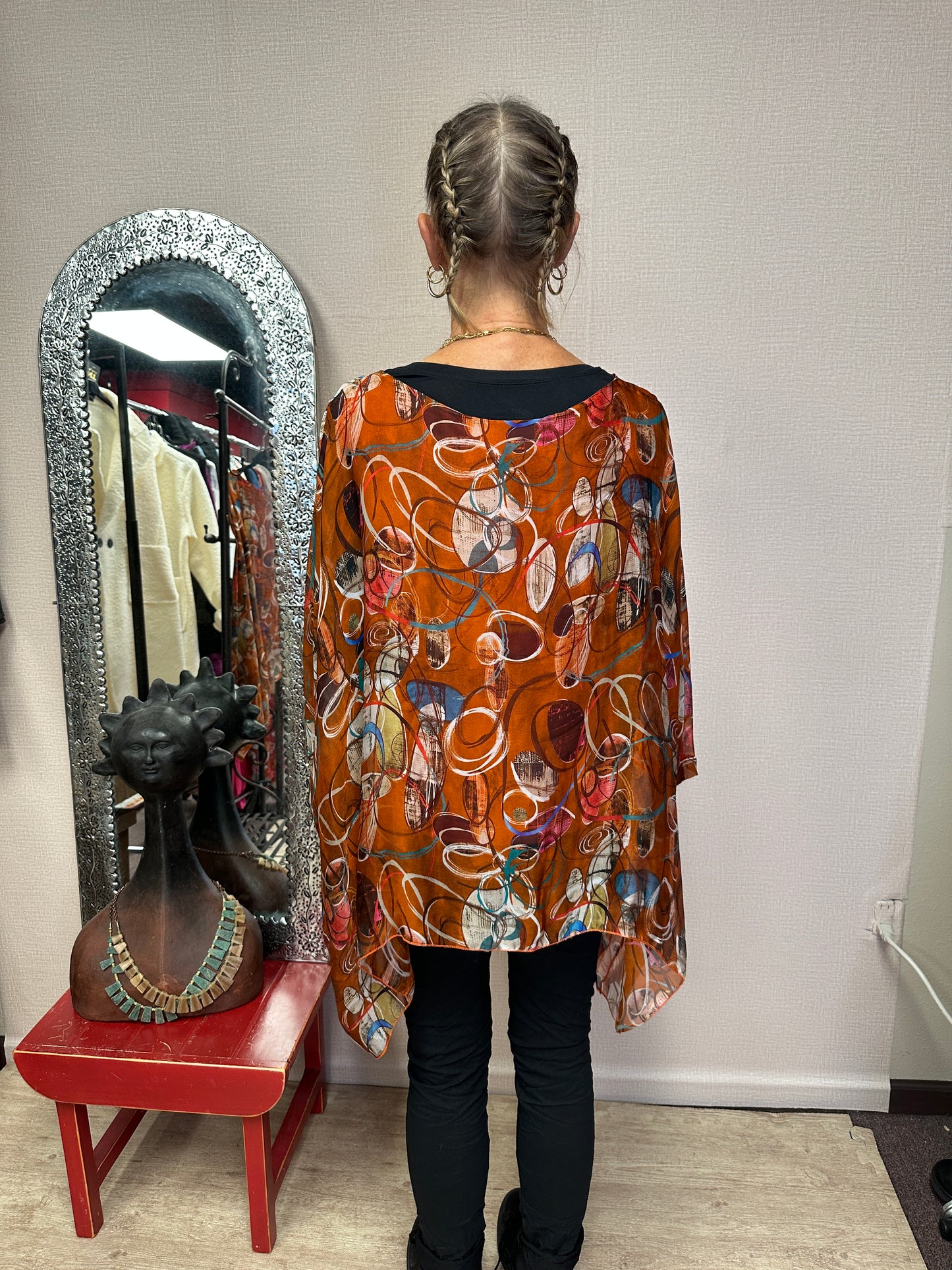 Italian circles print caftan top.