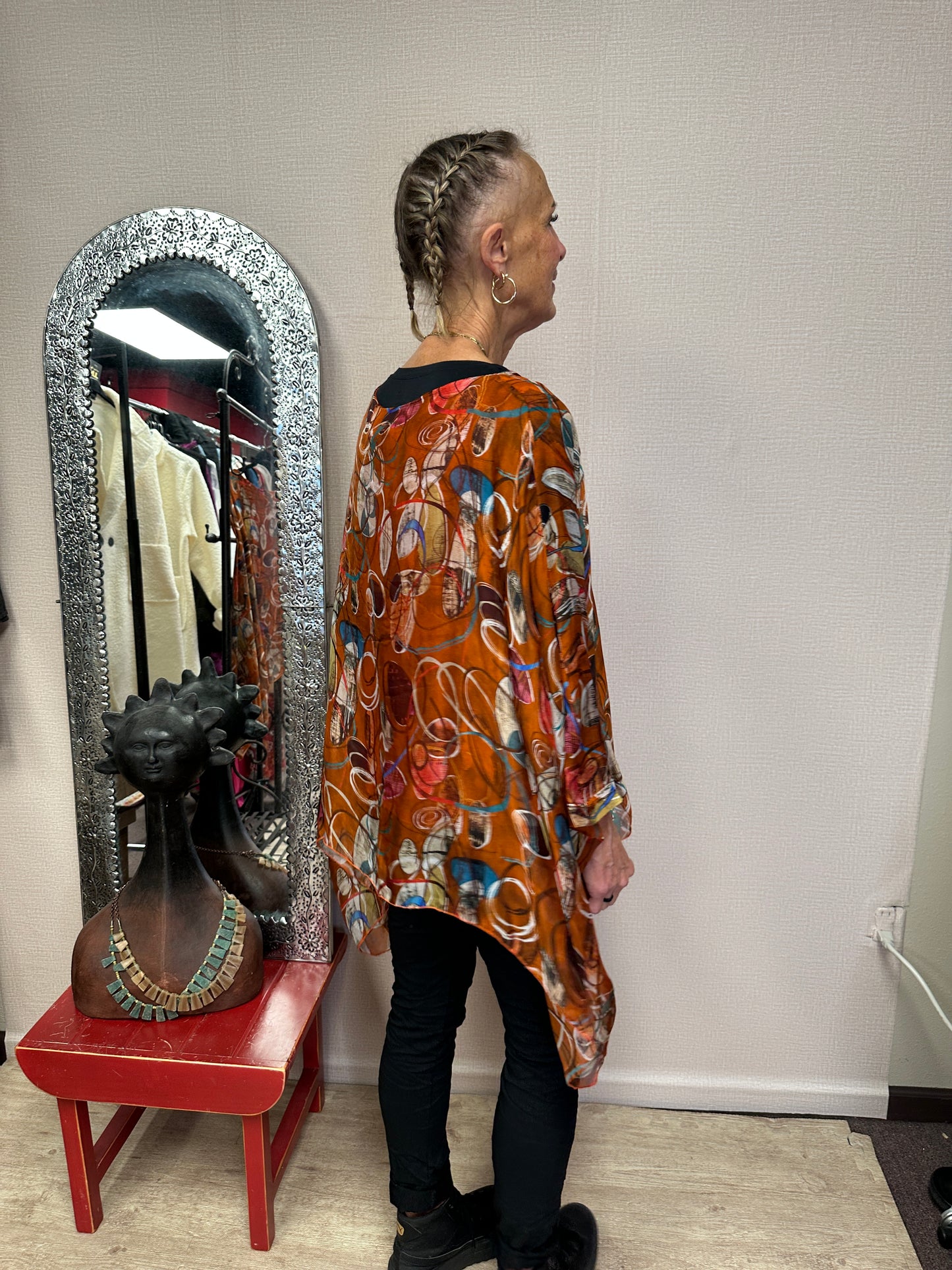 Italian circles print caftan top.