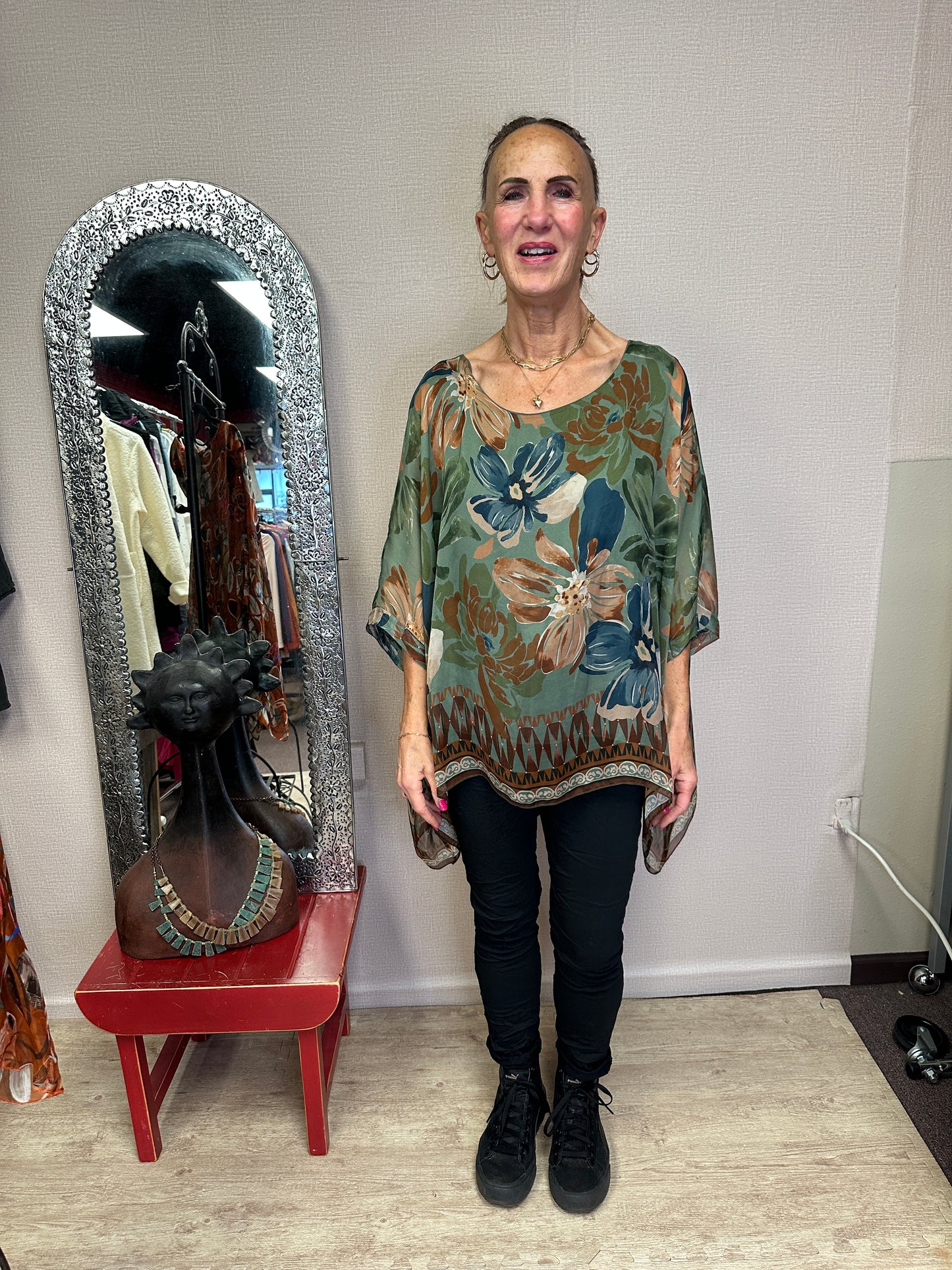 Italian flower print caftan top.