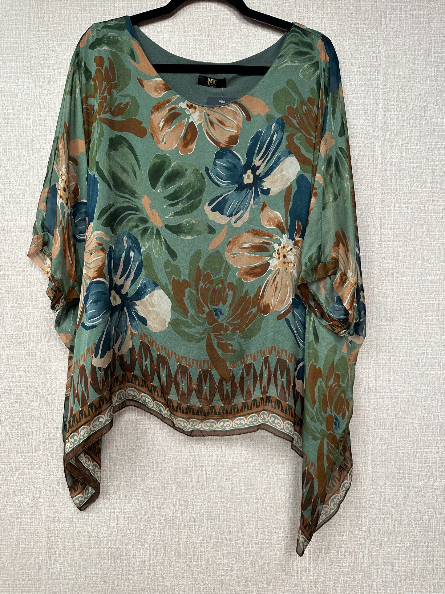 Italian flower print caftan top.