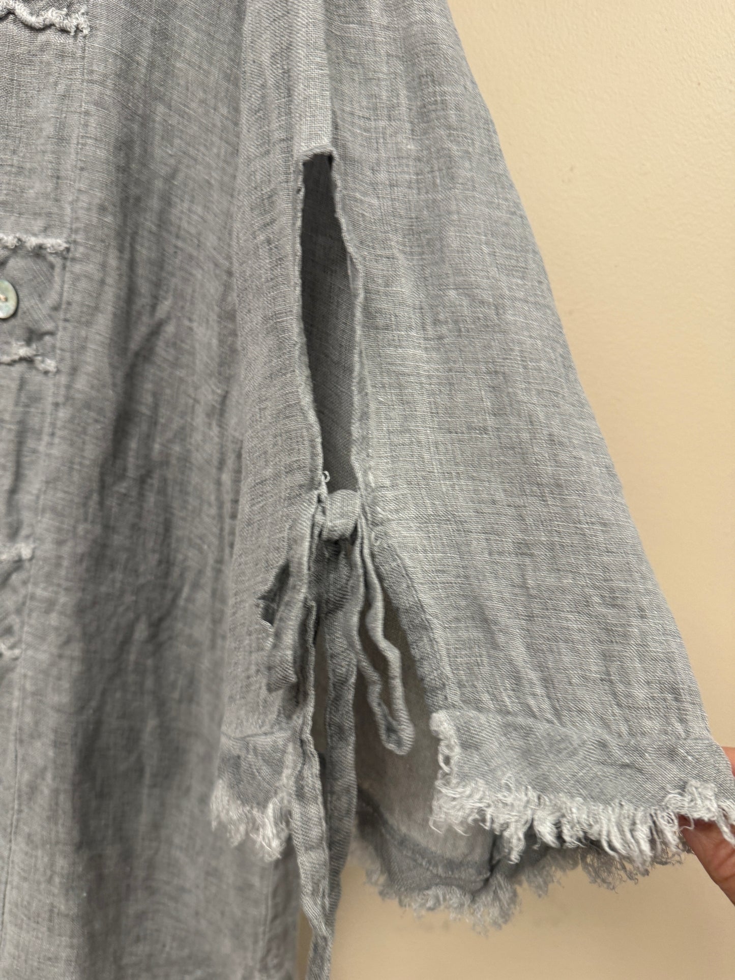 Button detail linen top