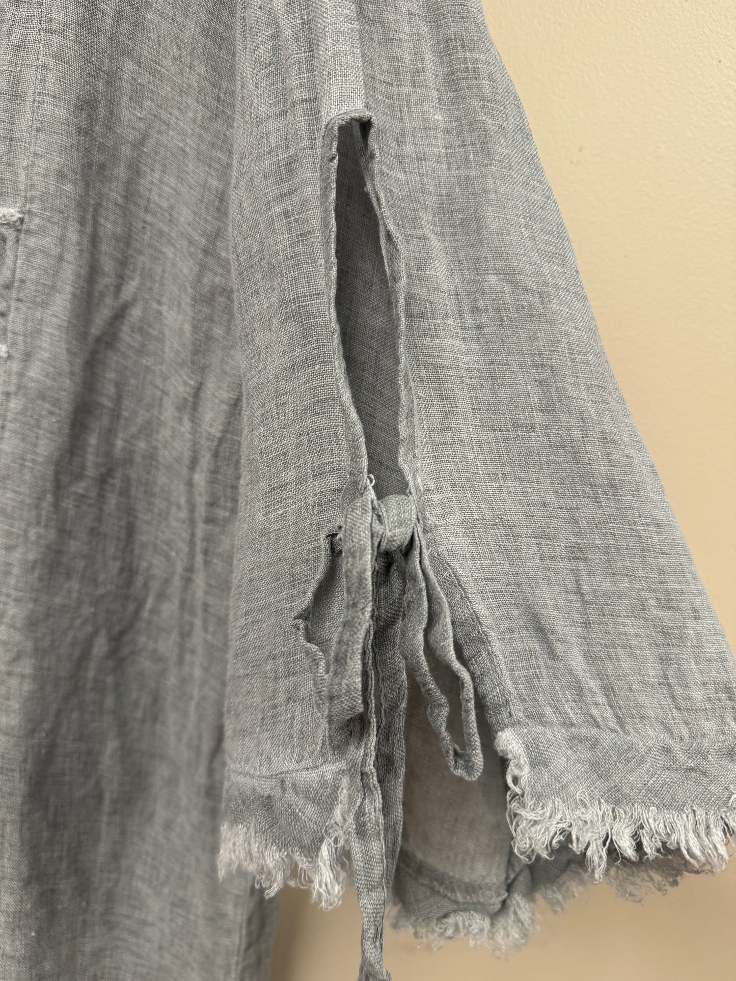 Button detail linen top