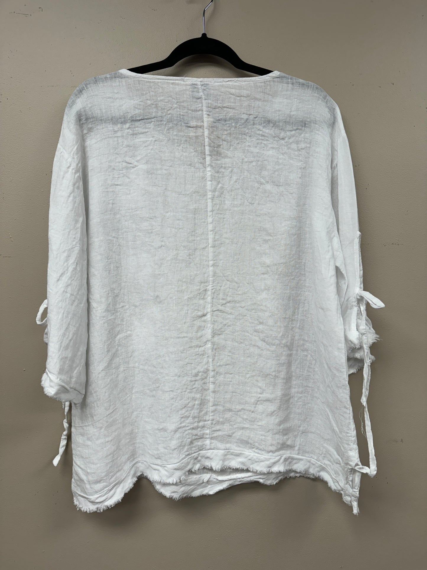 Button detail linen top