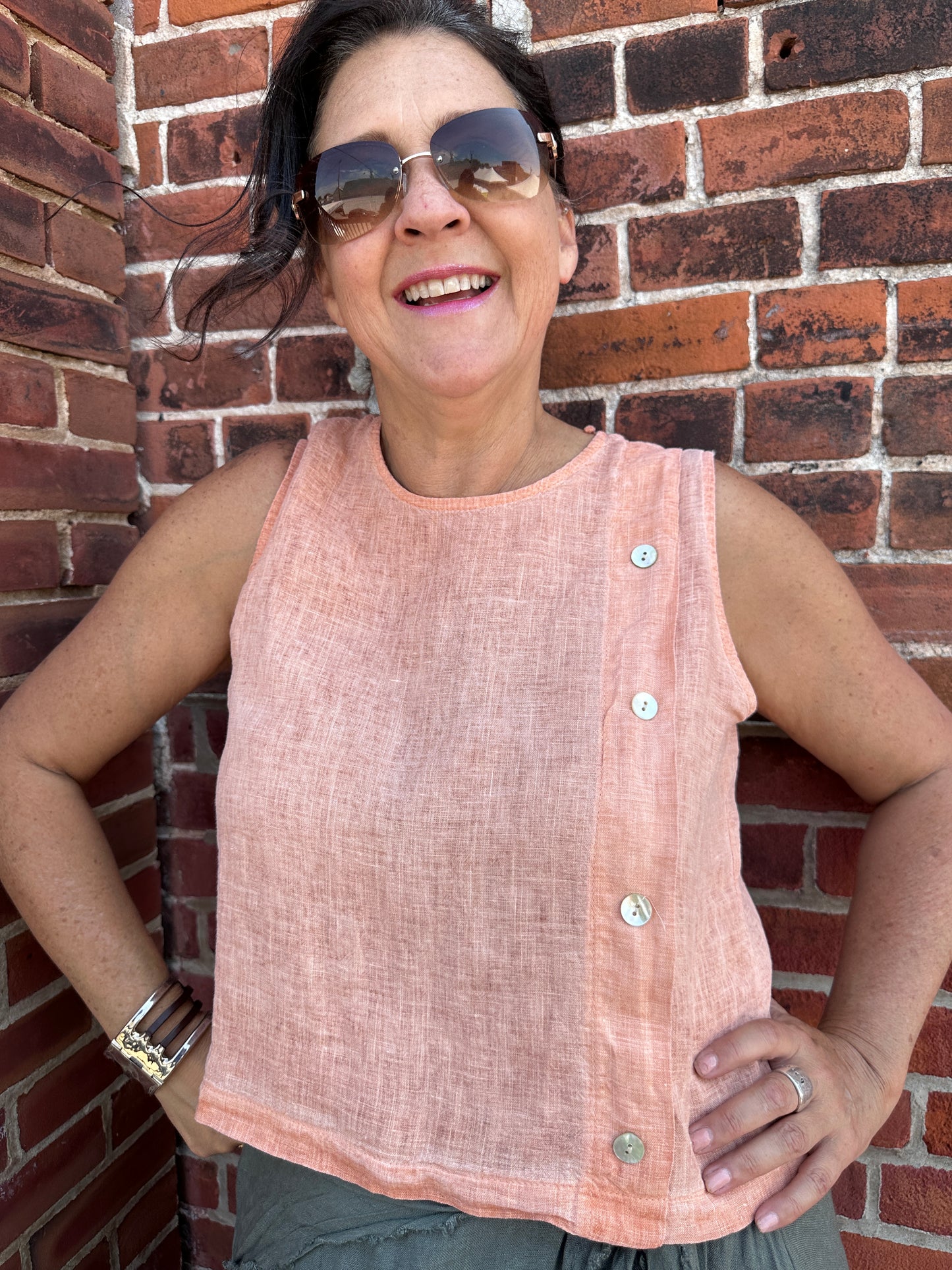 Italian linen short sleeve button top.