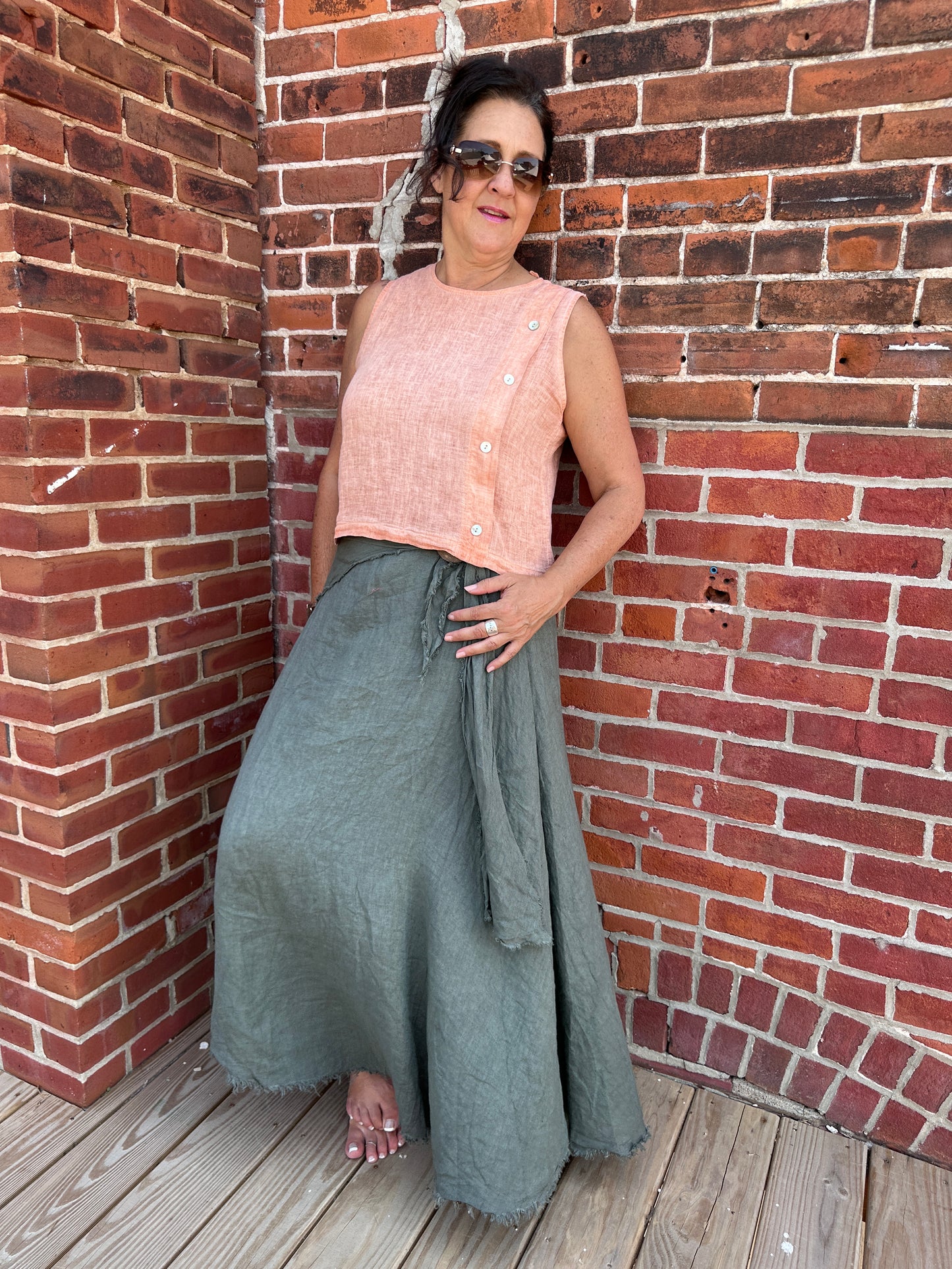 Italian linen short sleeve button top.
