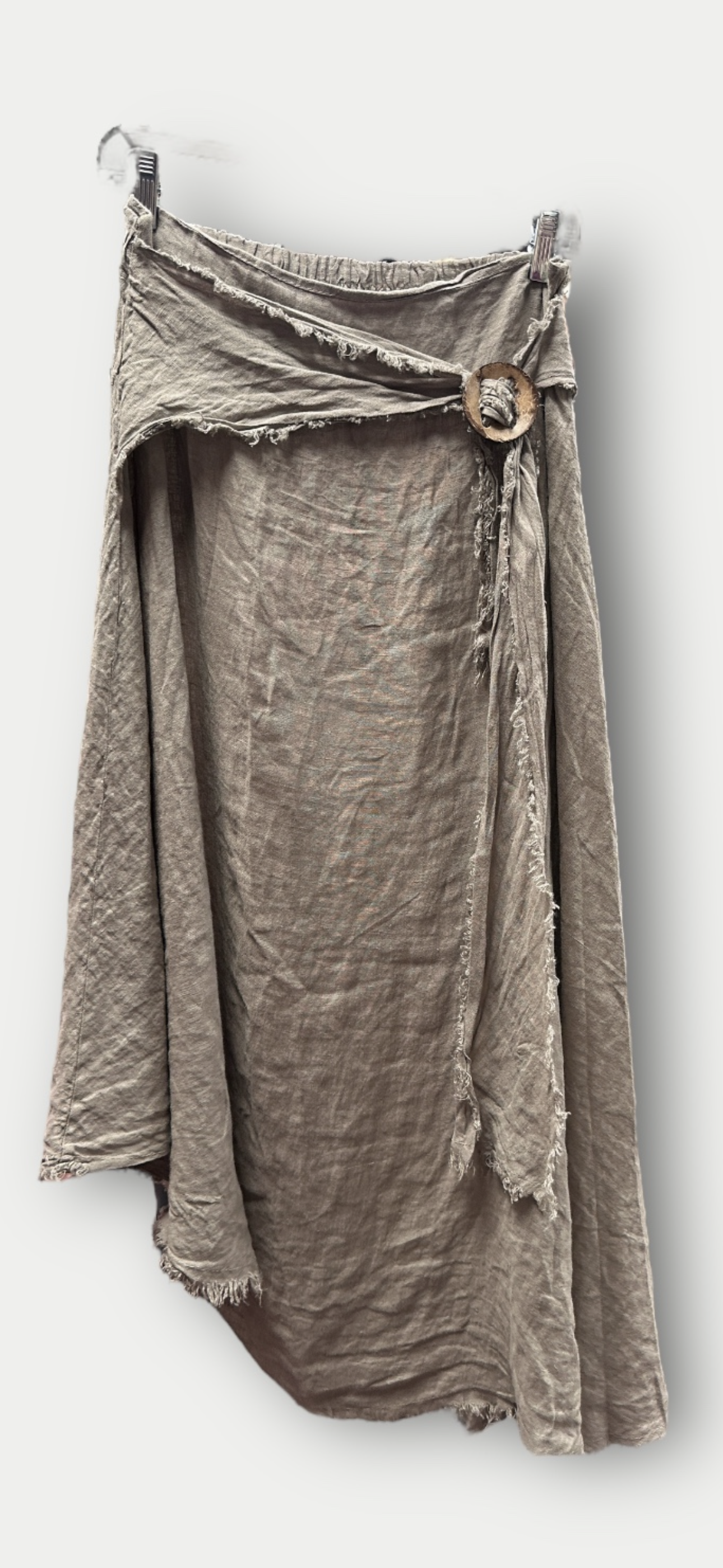 Italian Linen maxi skirt with buckle.