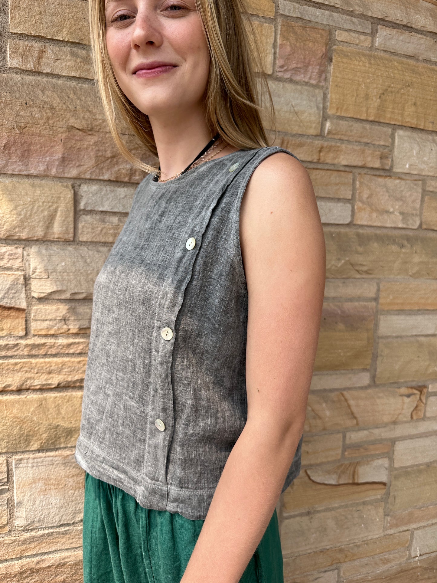 Italian linen short sleeve button top.
