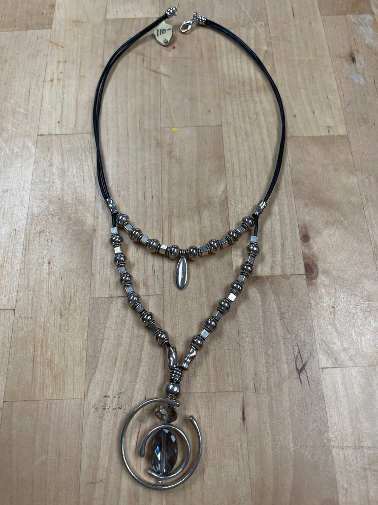 Crystal pendant and bead silver necklace