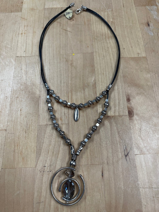 Crystal pendant and bead silver necklace