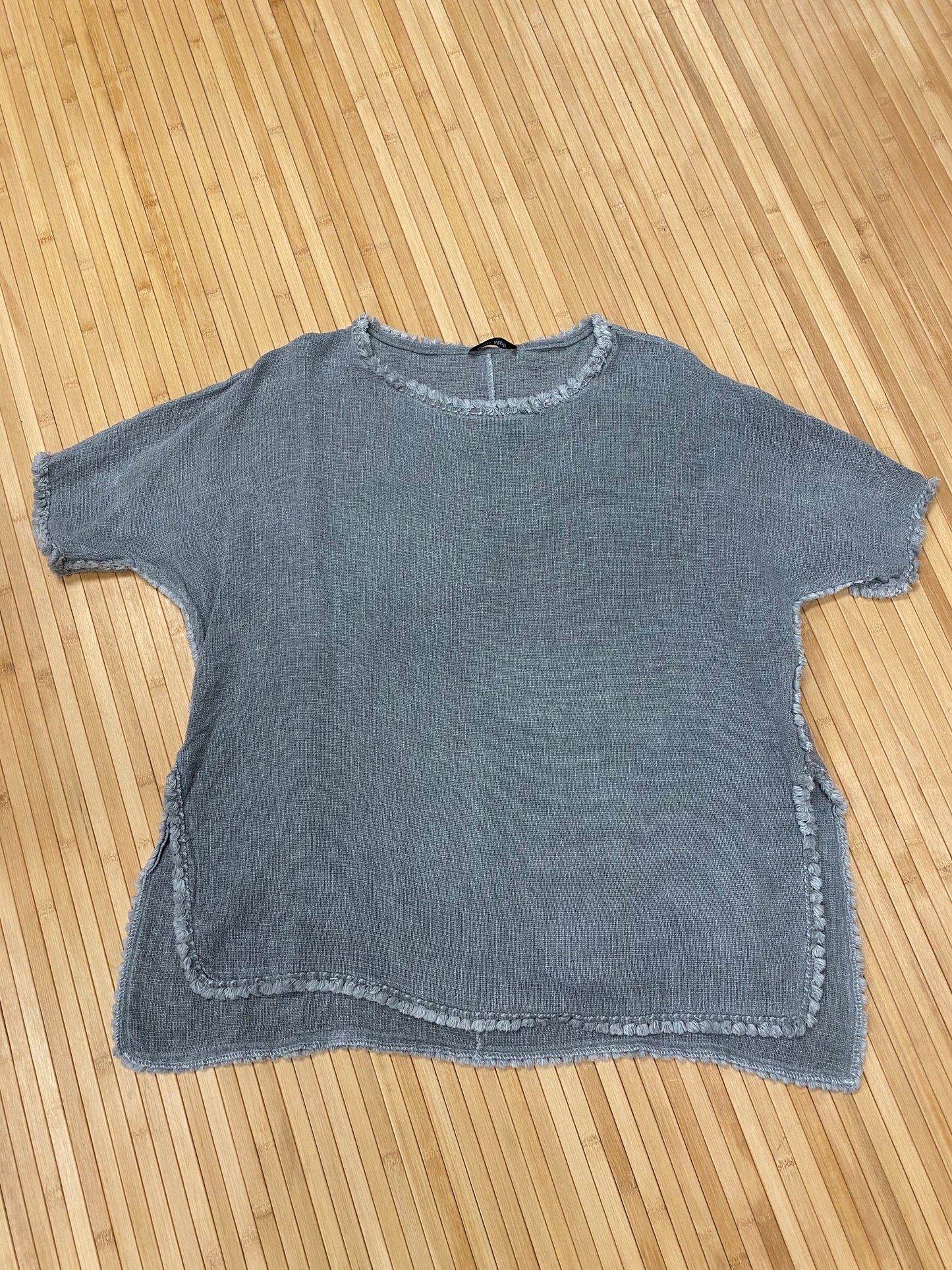Made in Italy, short sleeve linen top.