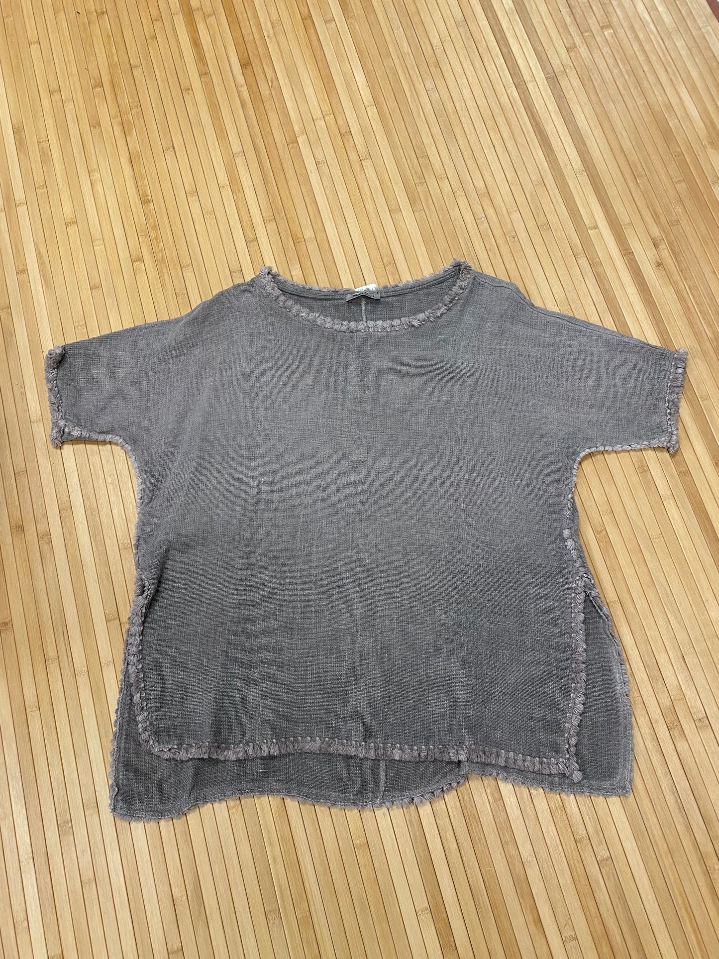 Made in Italy, short sleeve linen top.