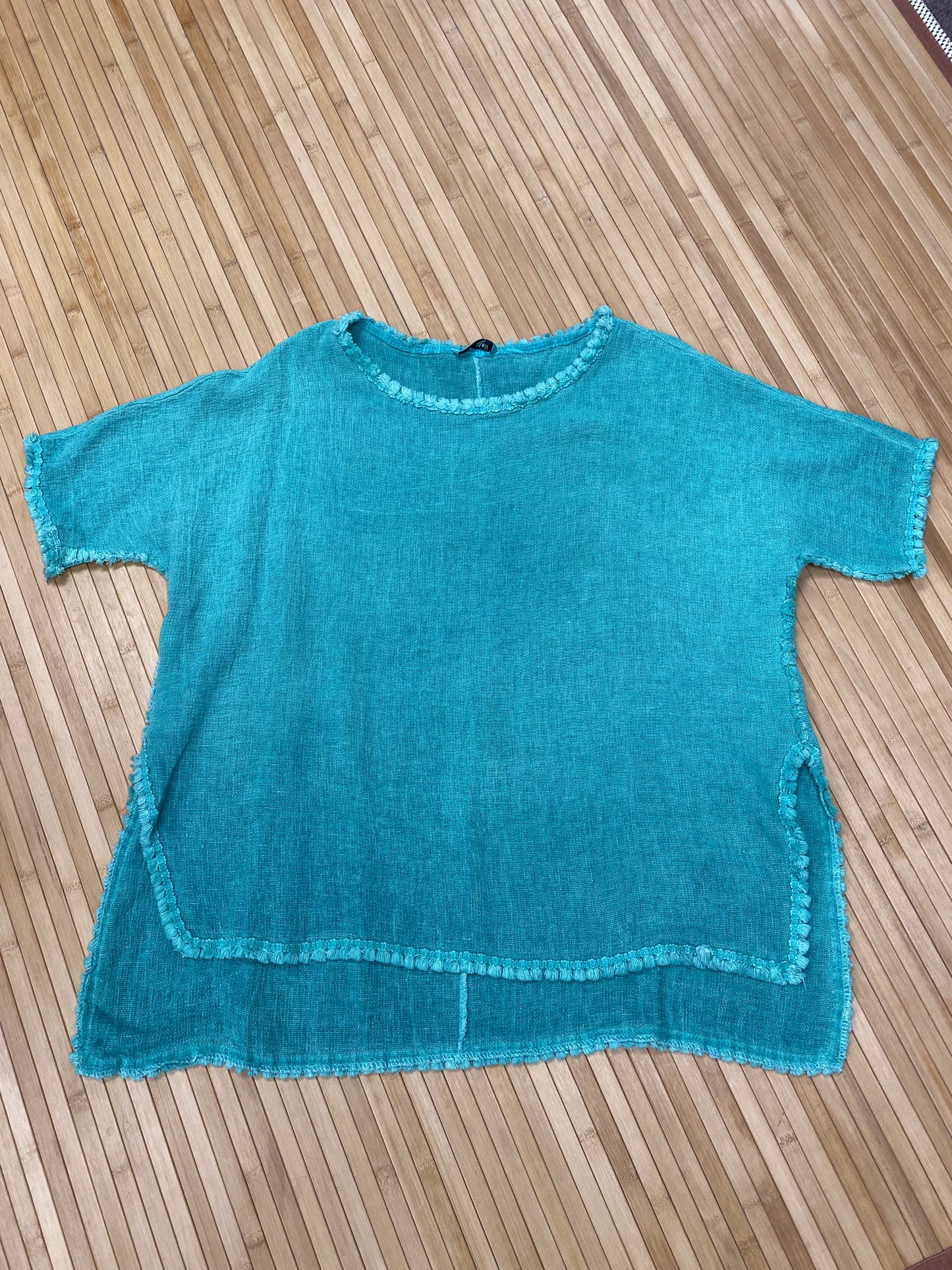 Made in Italy, short sleeve linen top.