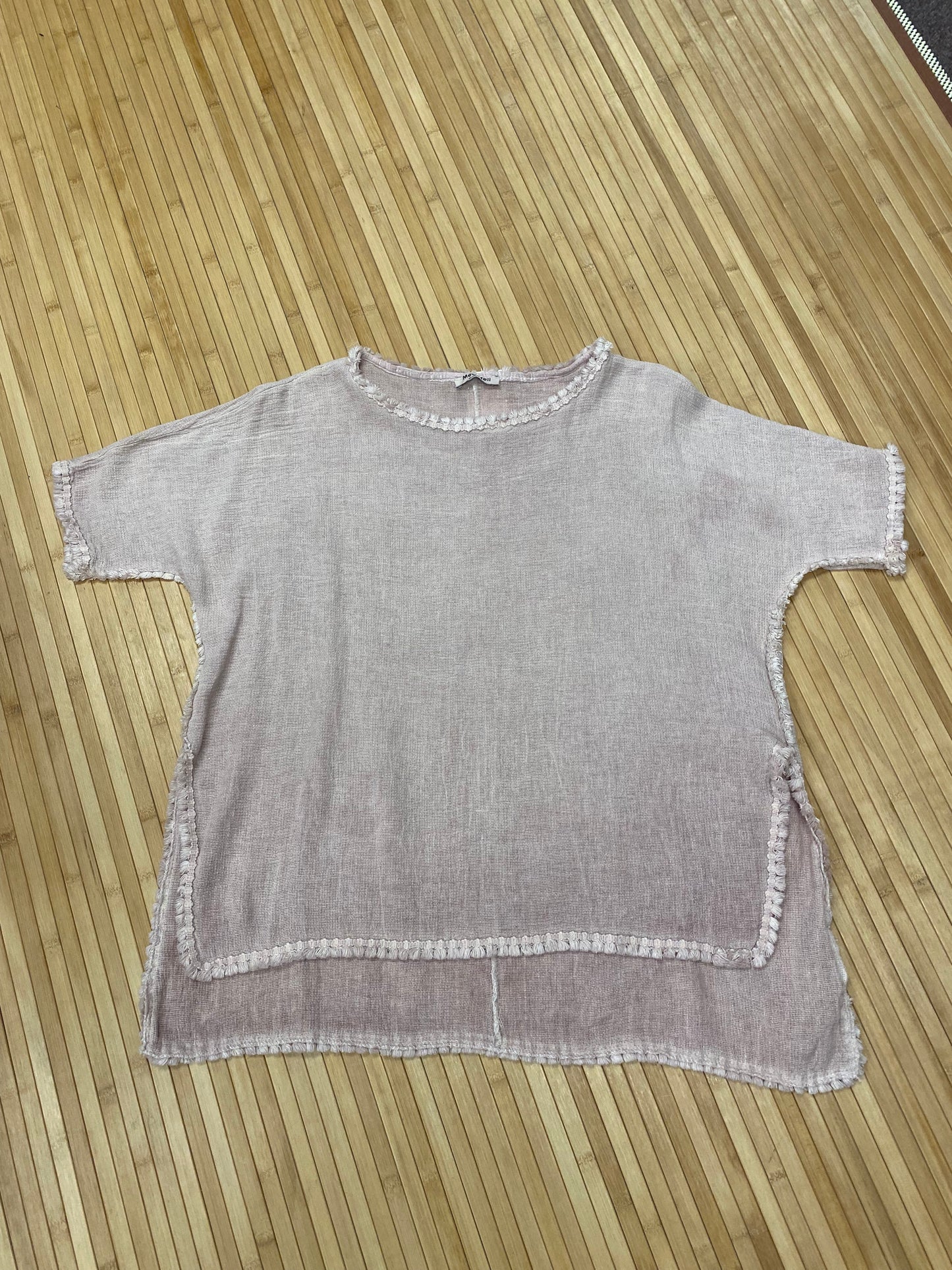 Made in Italy, short sleeve linen top.
