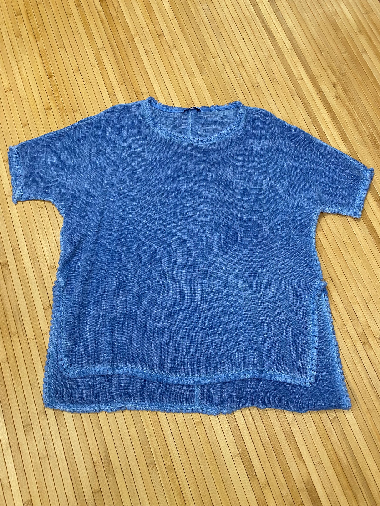 Made in Italy, short sleeve linen top.
