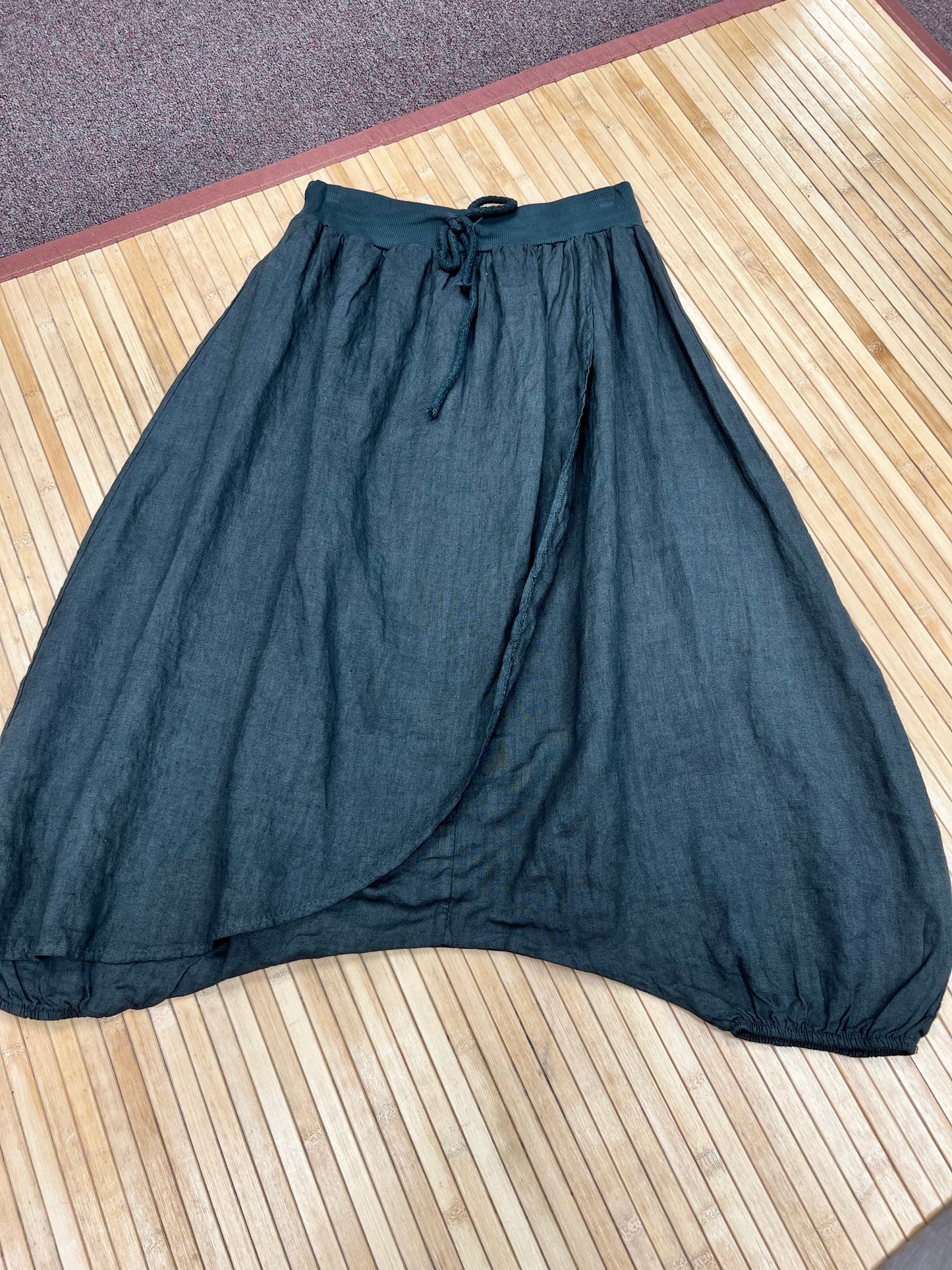 Italian linen skirt pant.
