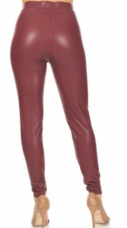 Fleeced pleather stretch leggings.