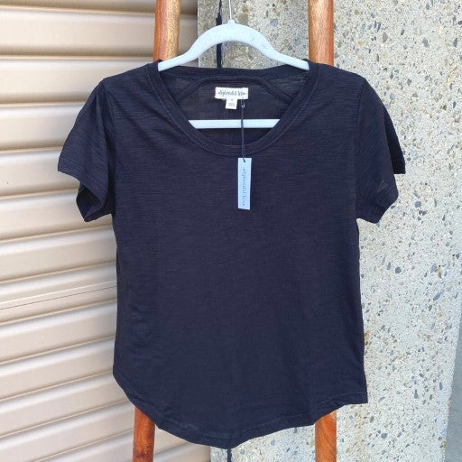 Lightweight, T shirt.