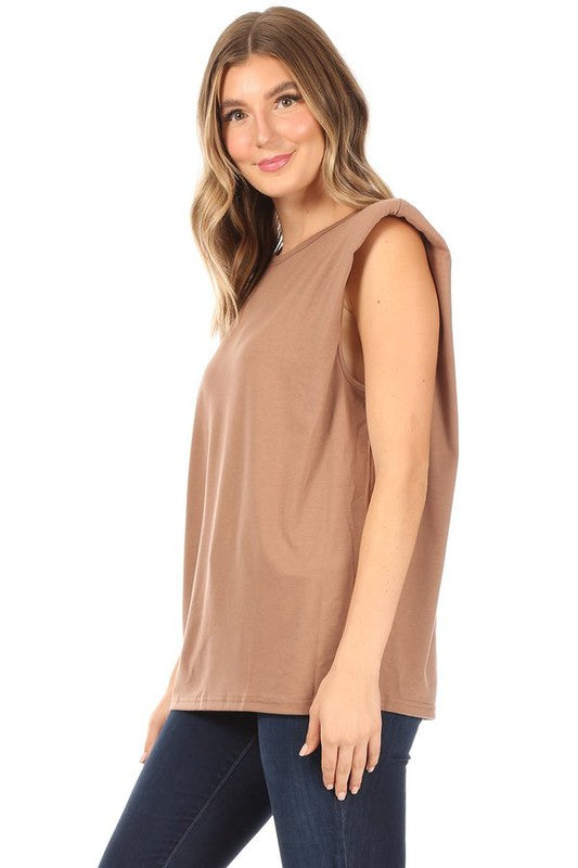 Sleeveless Shoulder pad T-shirt.