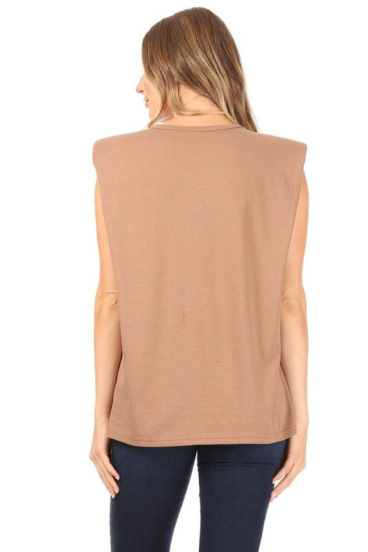 Sleeveless Shoulder pad T-shirt.