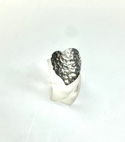 Pounded heart shape ring