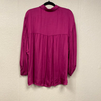 Italian Silky Blouse. ￼Meo, L20336