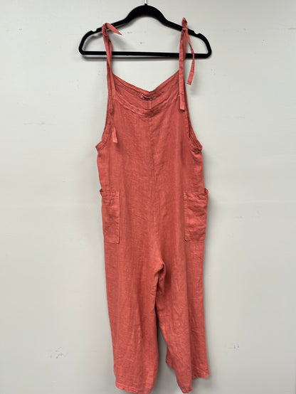 Italian linen jumpsuit with two pocket and adjustable straps