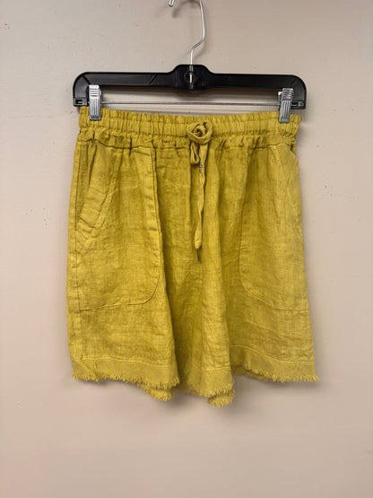 Italian linen distressed hem shorts.