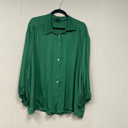 Italian Silky Blouse. ￼Meo, L20336