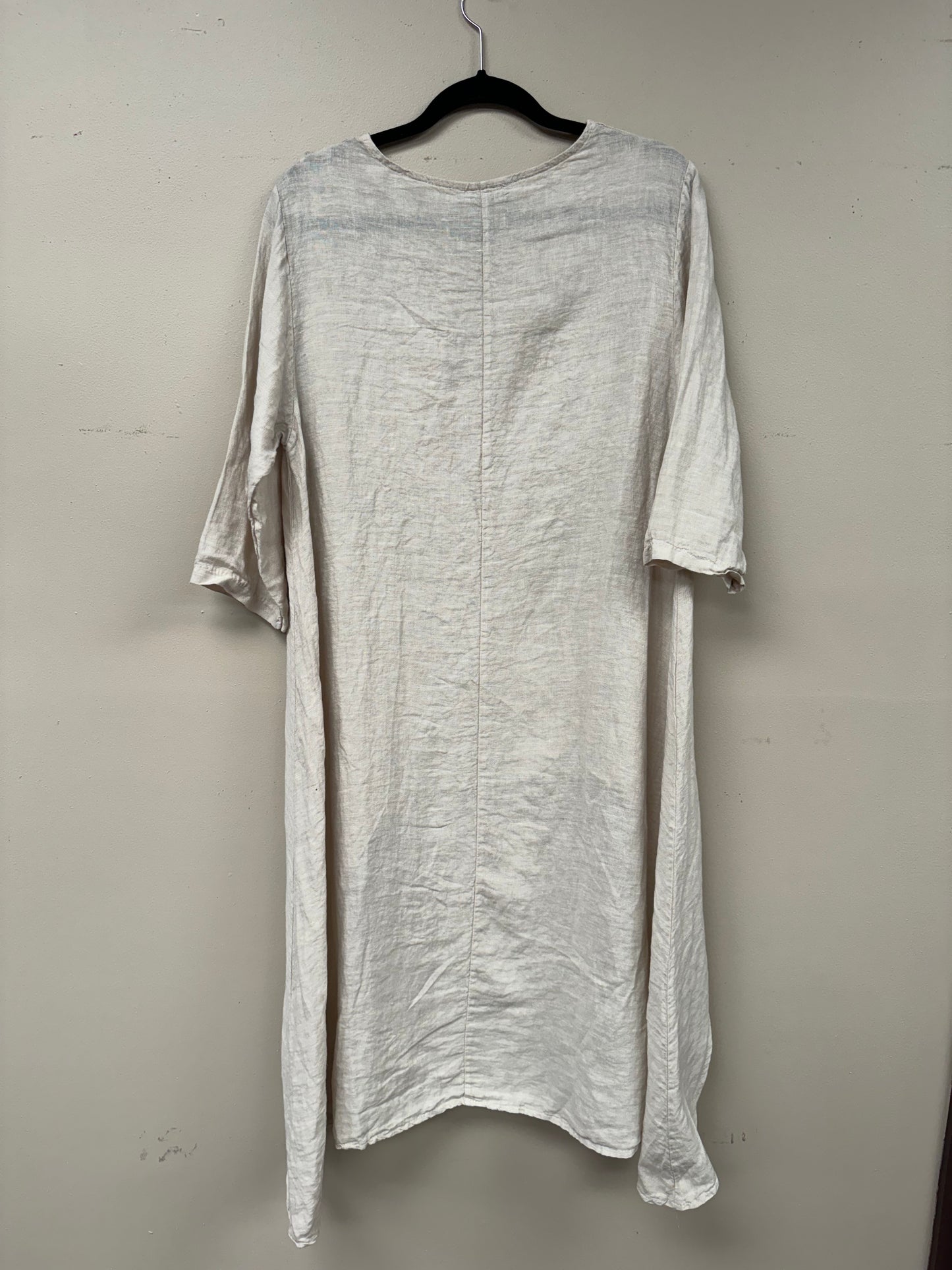 Italian linen Hi- low blouse with sequence pocket.