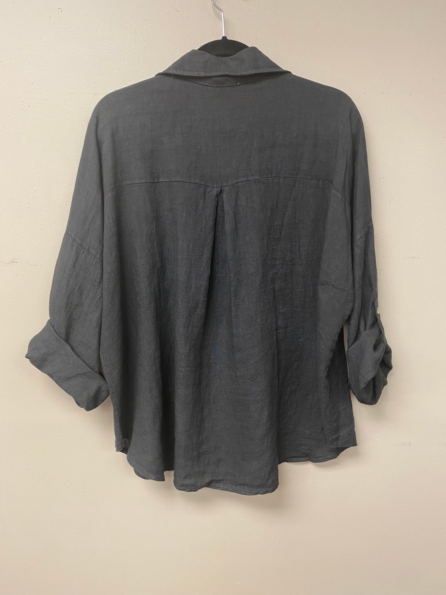 Linen button down V shirt. 3291