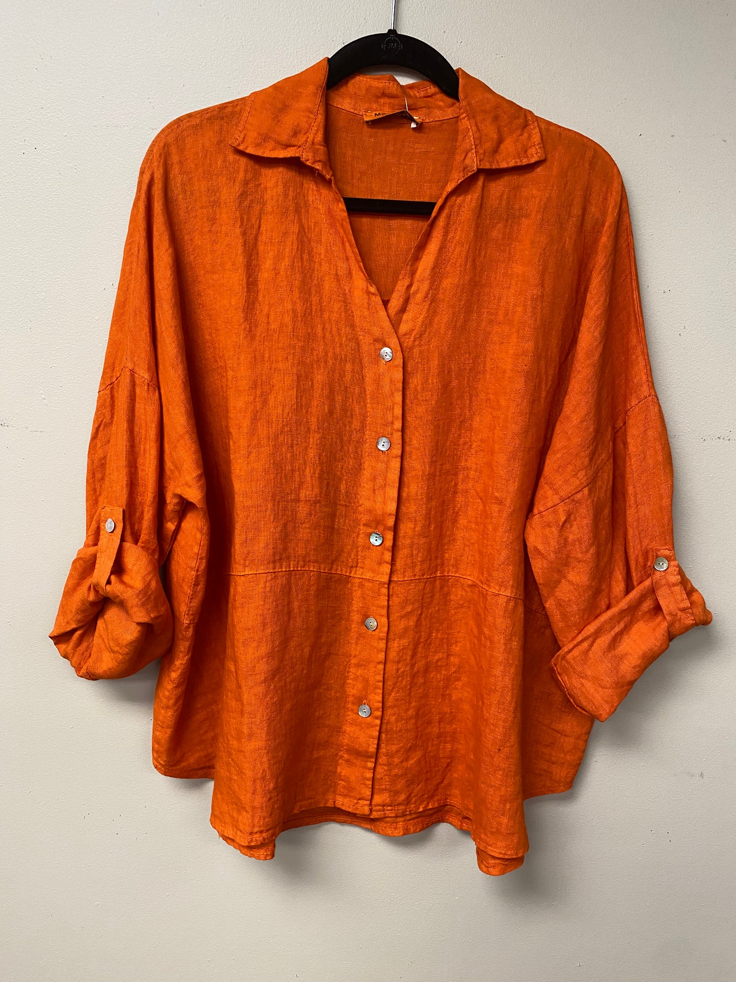 Linen button down V shirt. 3291