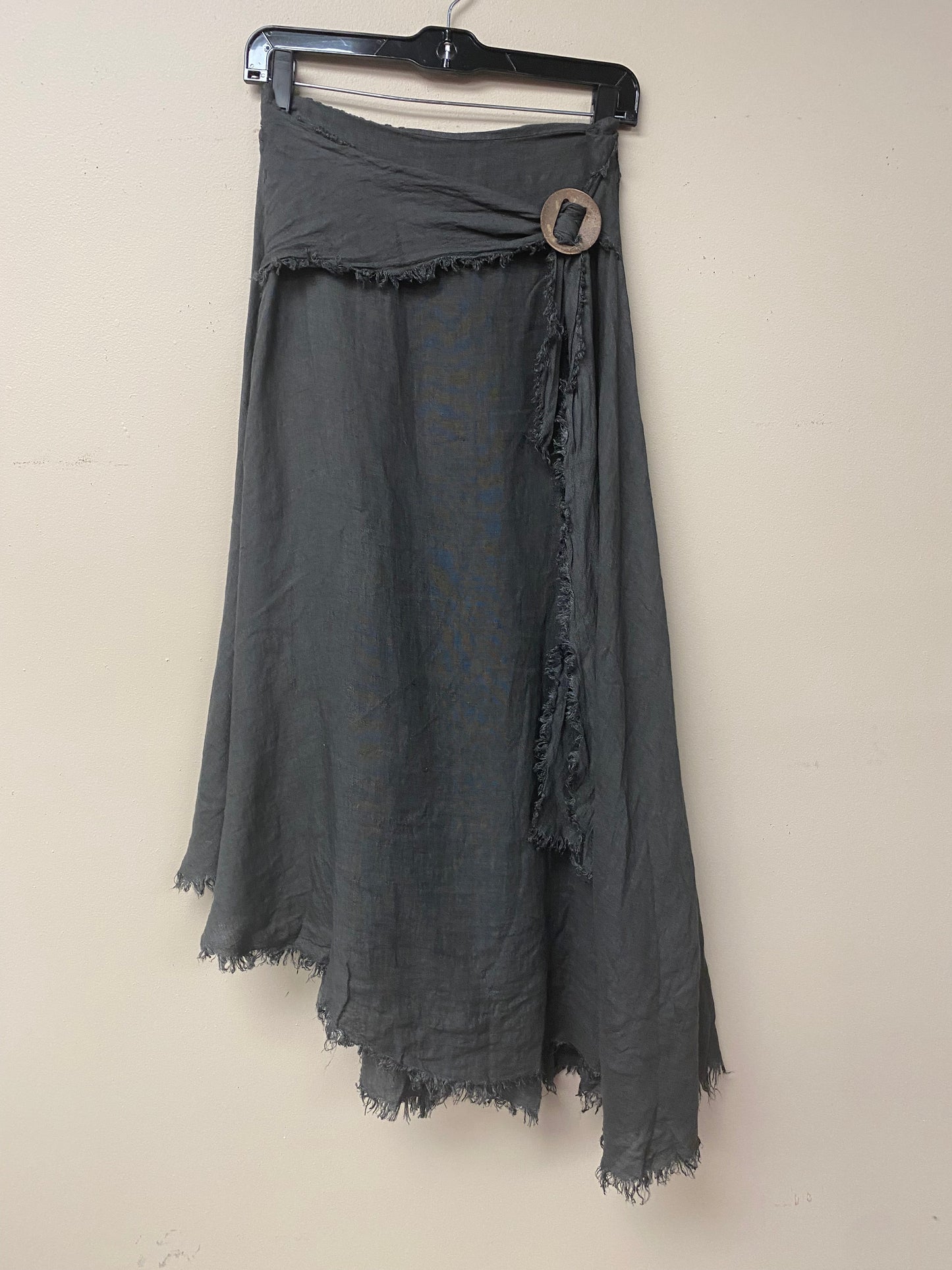 Italian Linen maxi skirt with buckle.