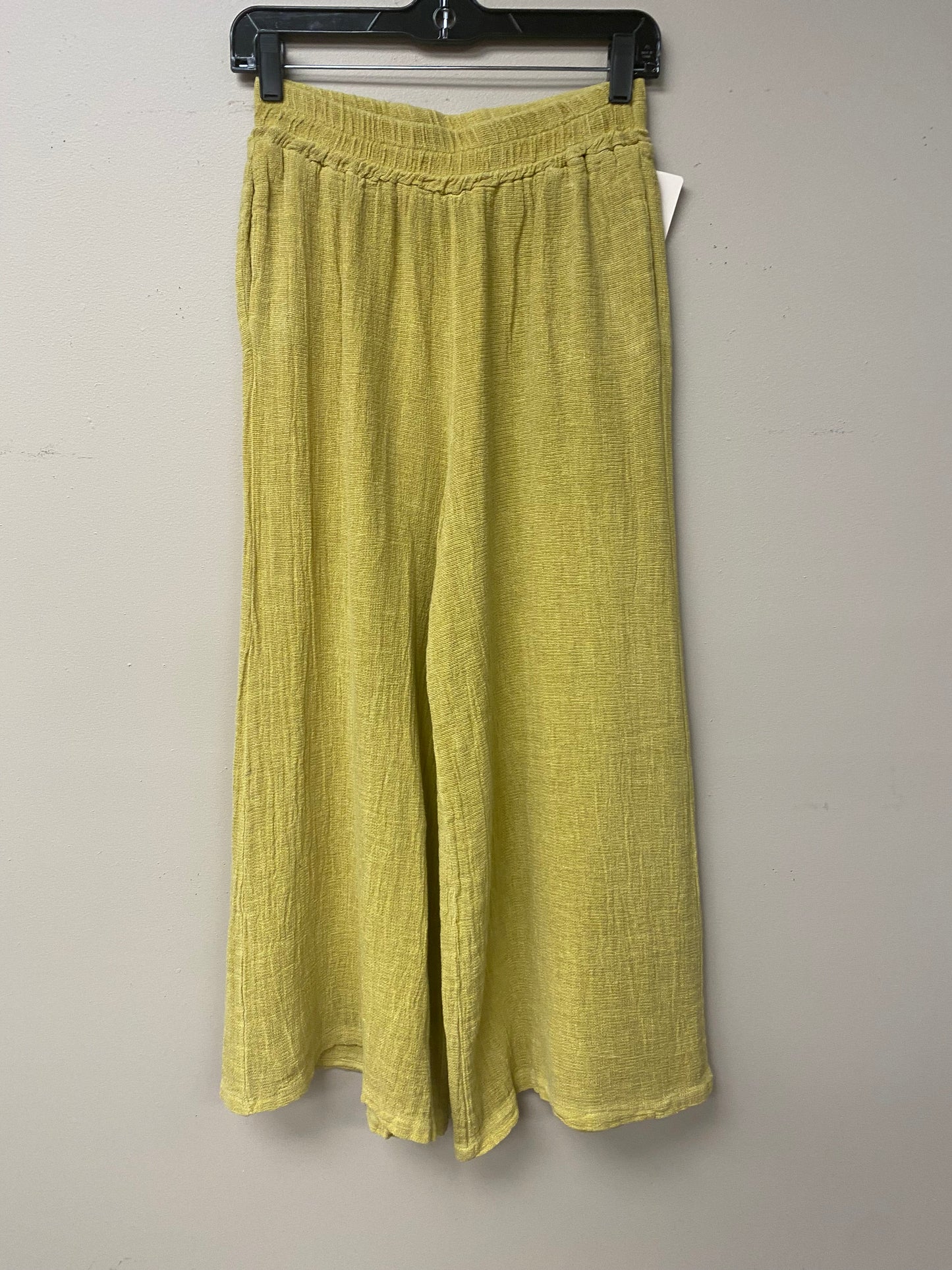 Linen weaved Italian wide leg pants.