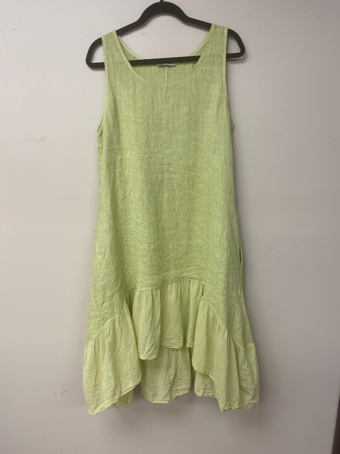 Loose Ruffle hem linen dress.