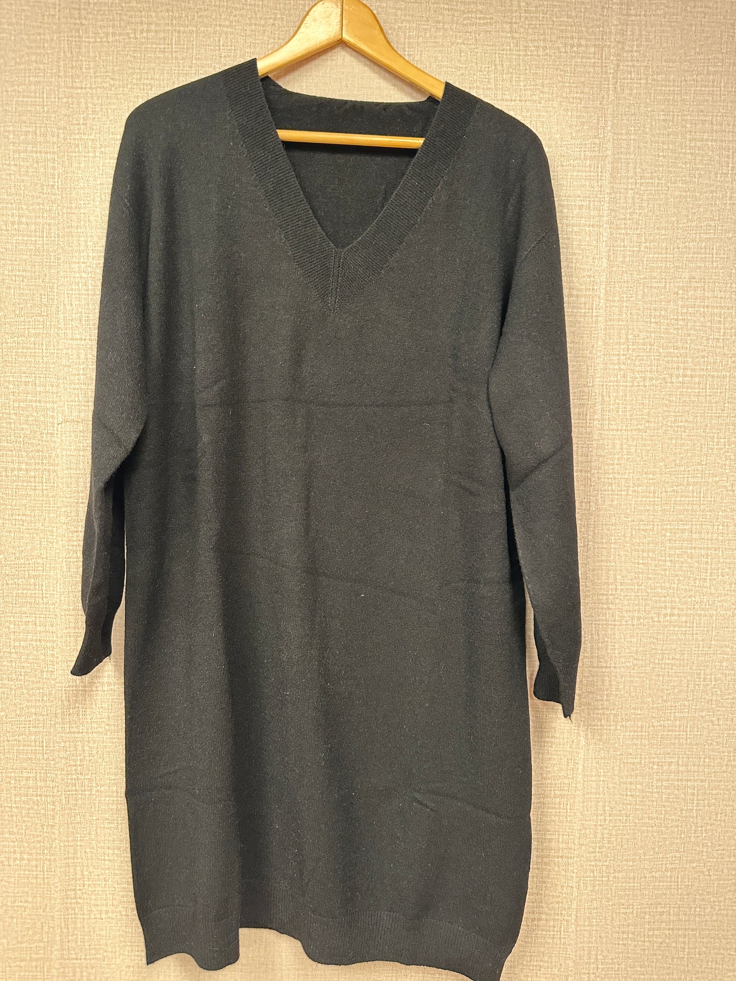 Sweater V neck dress