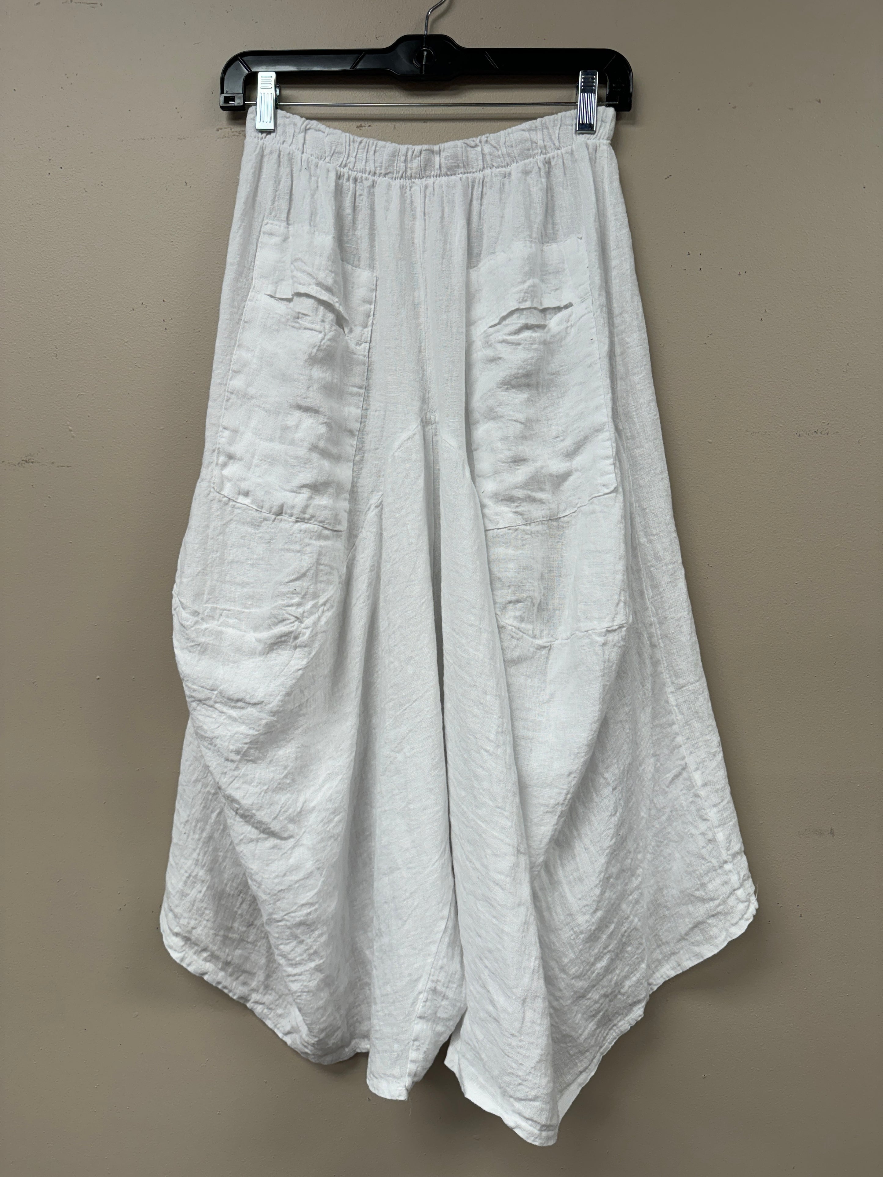 Mila Capri Pants